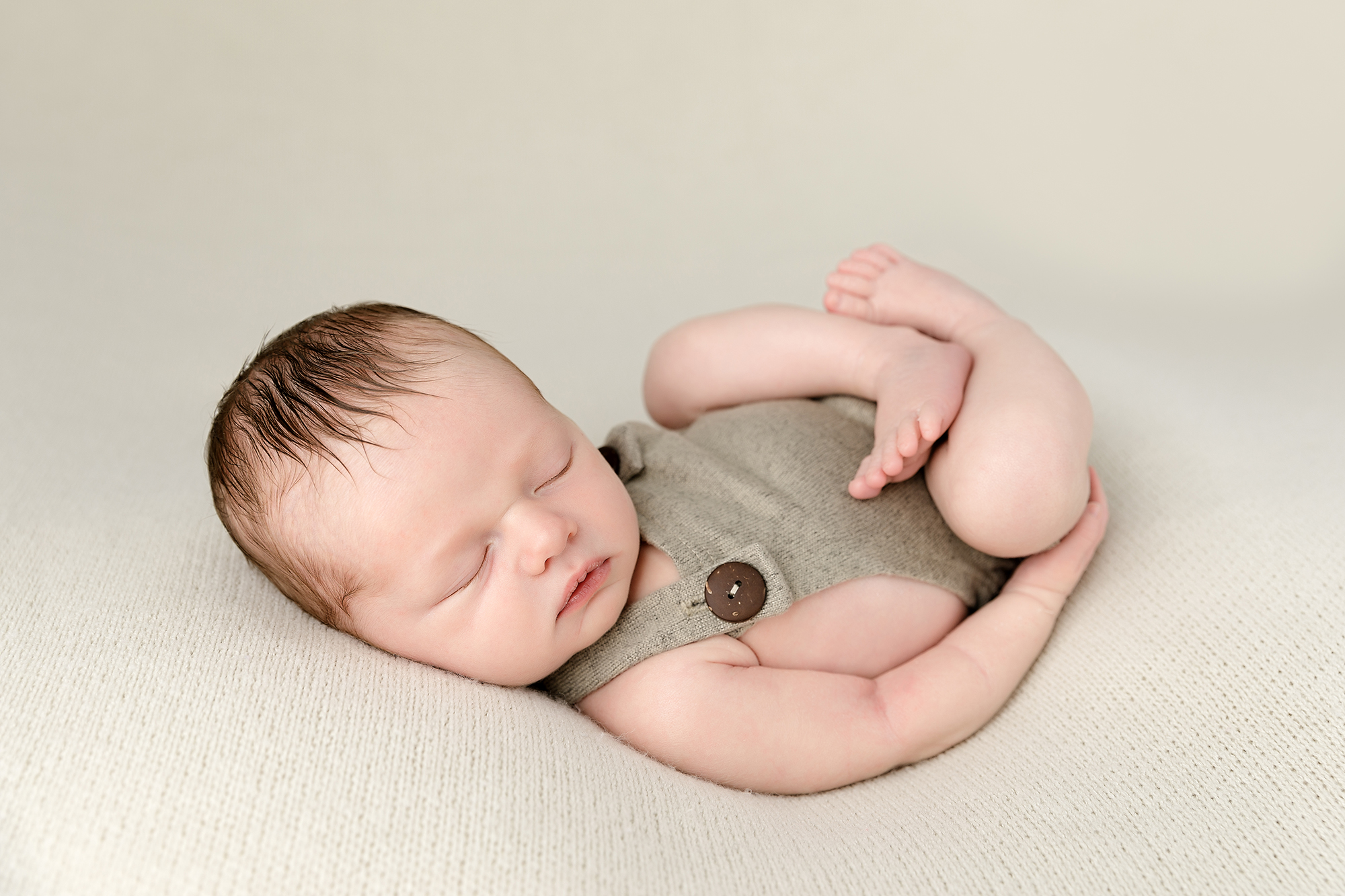 newborn-photographer-surrey-burnaby.jpg