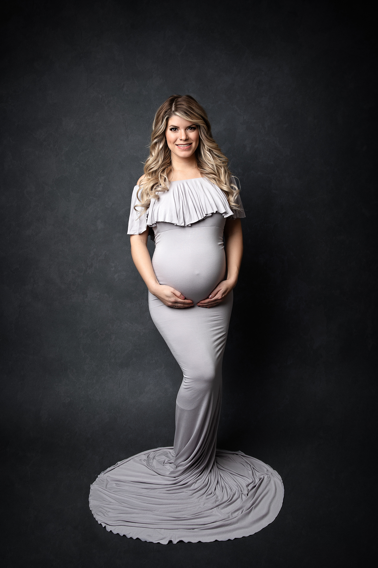 maternity-photographer-grey-gown.jpg