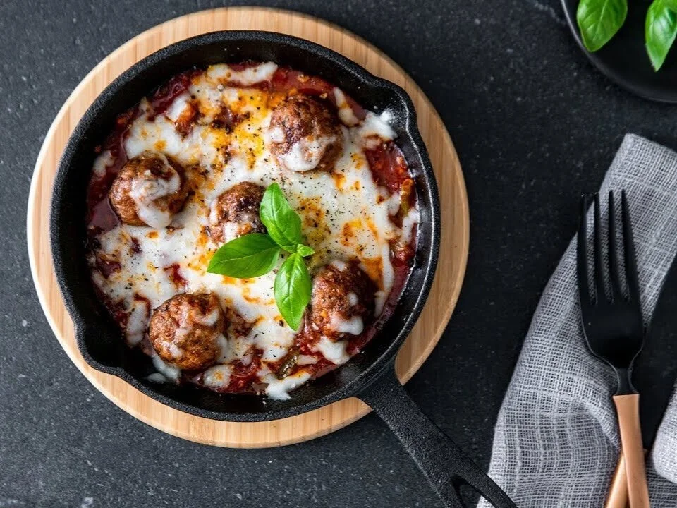 Green Pepper &amp; Tomato Meatball Skillet