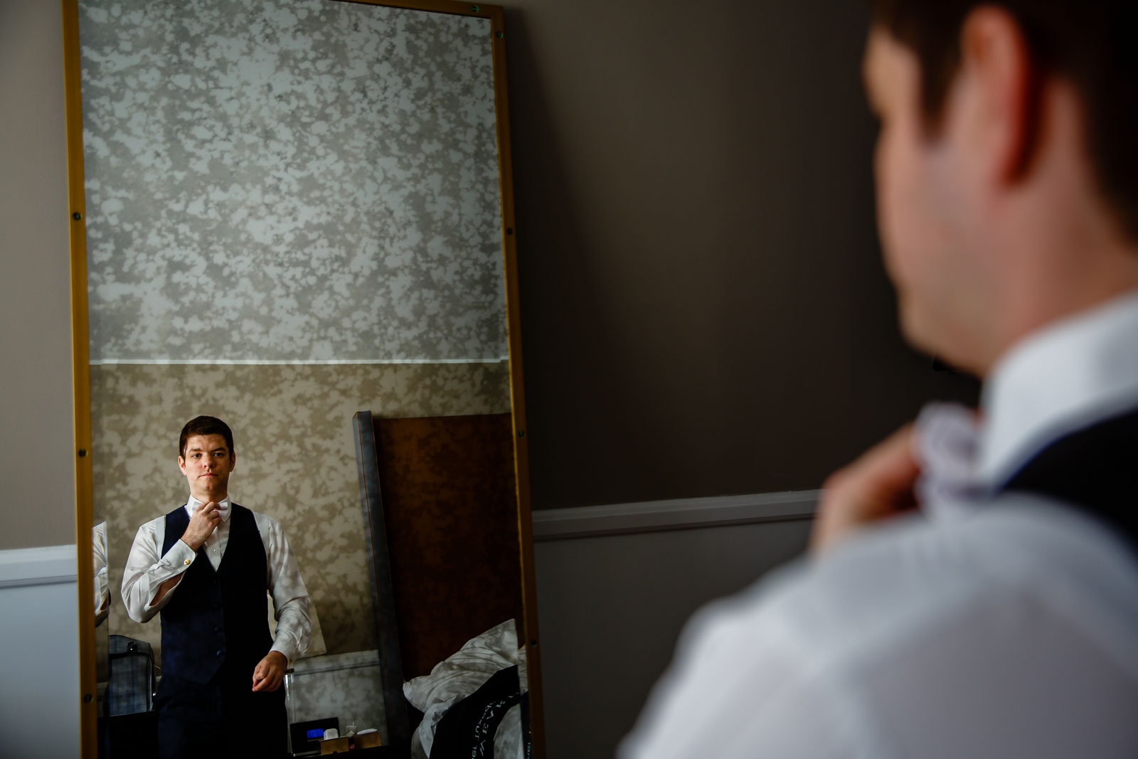 NYIT de Seversky Mansion Wedding groom gets ready