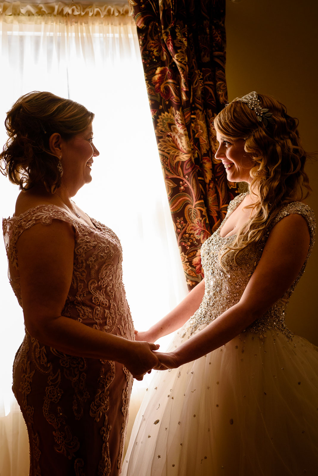 NYIT de Seversky Mansion Wedding mother and bride get ready 