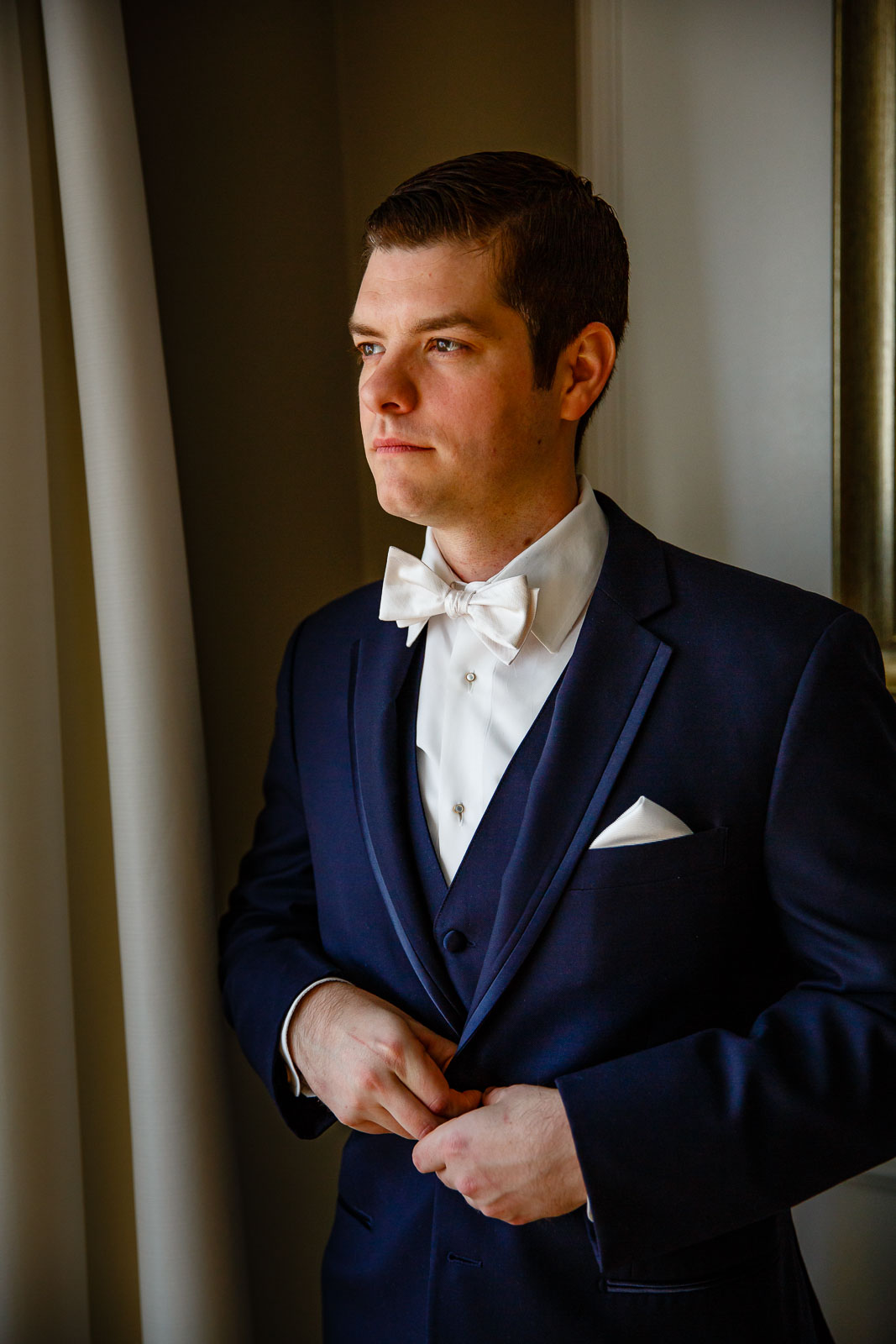 NYIT de Seversky Mansion Wedding groom's portrait