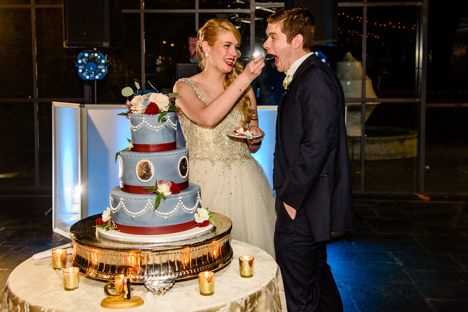 NYIT de Seversky Mansion Wedding cake cutting