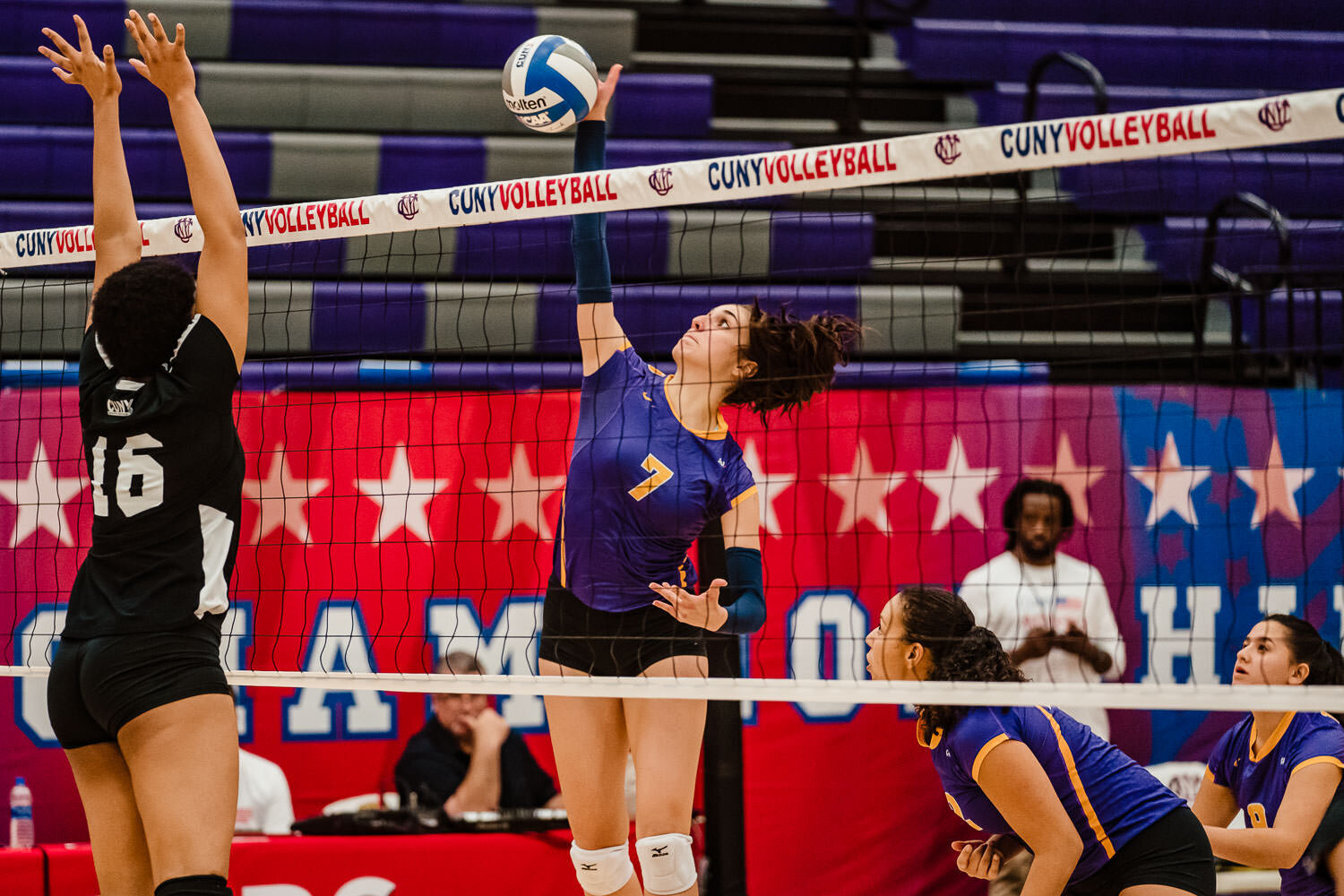 CCNY vs Hunter College in semi final game of CUNYAC Volleyball Championship