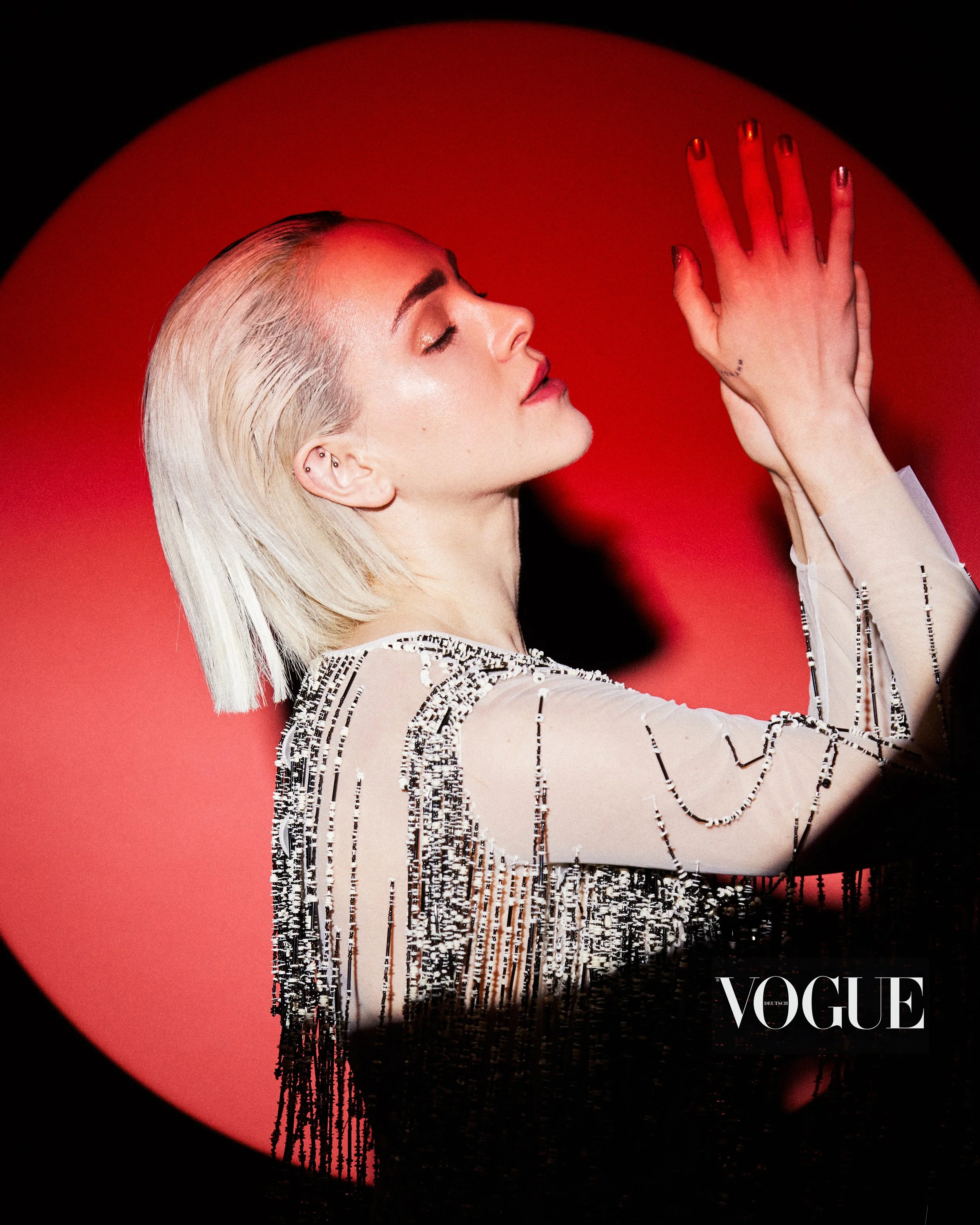 Vogue Germany Beau 04_06_231738_LogoWhite.jpg
