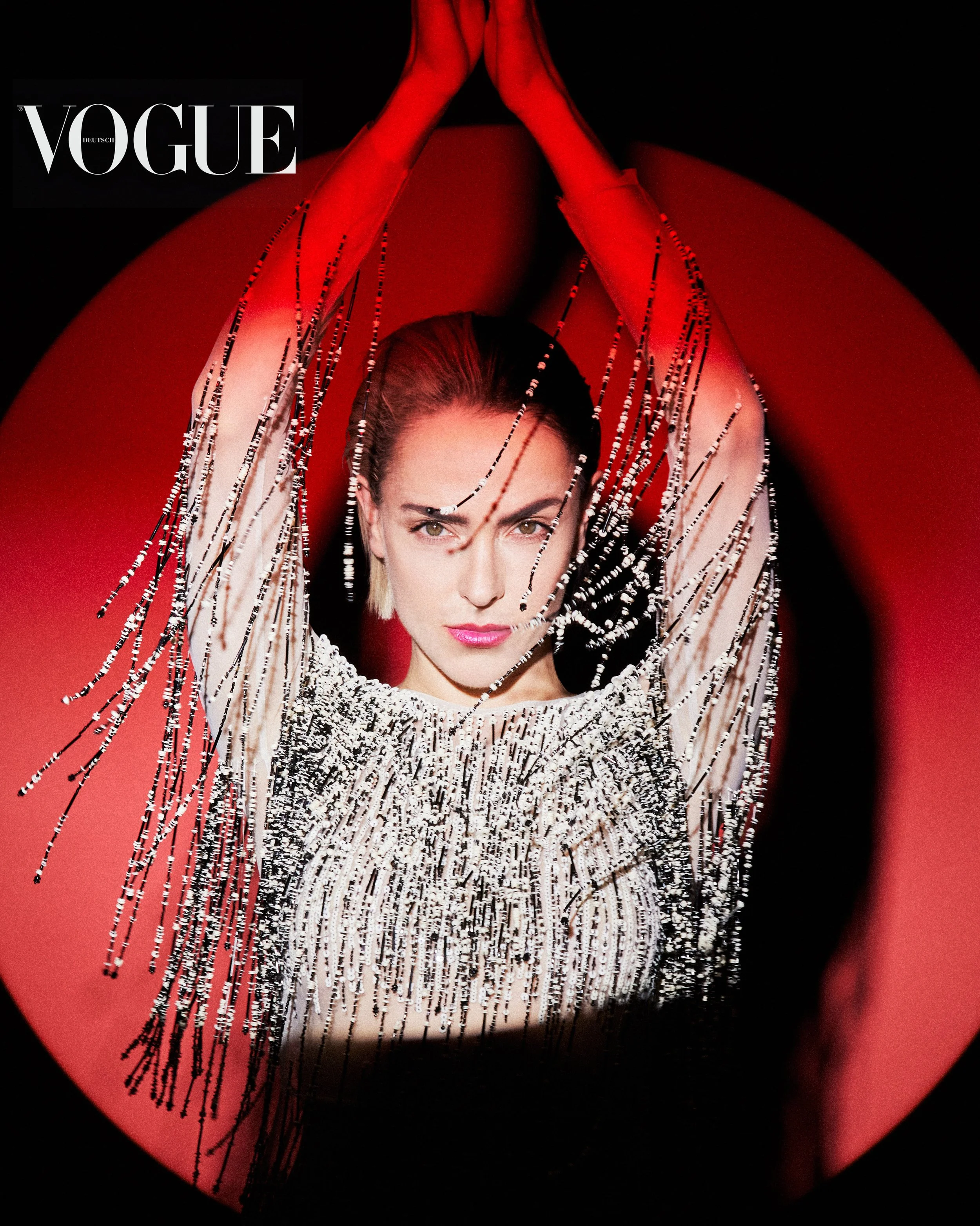 Vogue Germany Beau 04_06_231669_LogoWhite02.jpg