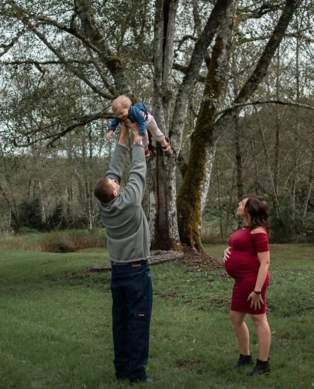 I loved catching up with this sweet family again and such a gorgeous location they chose! You guys are giving me baby fever 😍⁠
⁠
.⁠
.⁠
.⁠
.⁠
#eugenefamilyphotographer #eugenefamilies #eugenefamilyphotography #thatsdarling #simplychildren #familyphot
