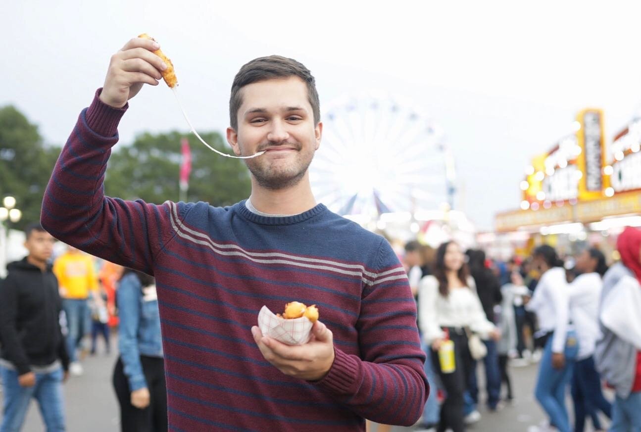 Just me doing my part to help with the 1.4 billion pound surplus of cheese the U.S. has racked up 🧀
📸: @adfairbanks