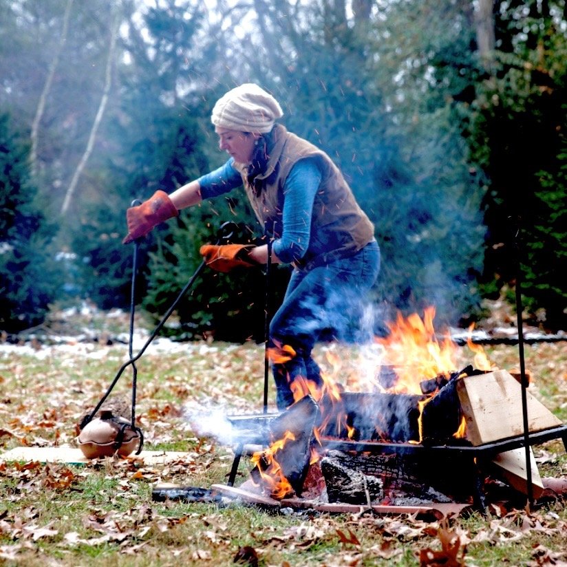 martinadeavilaselfportraitinstudiomicaceousclayfiring.jpeg