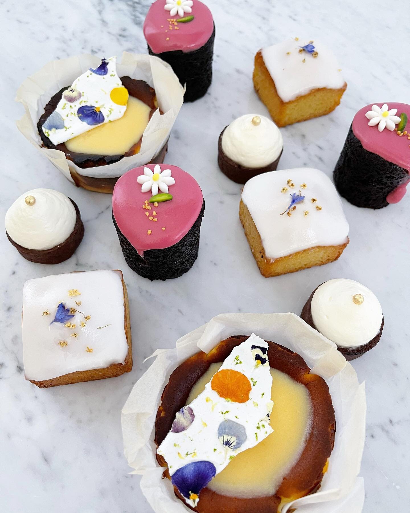 MOTHER&rsquo;S DAY 2022: Sunday 8th May! 

Enjoy high tea at home with Mum and the family with our delicious high tea box. This years handcraft sweet items includes: 

&bull;Mini banoffee tart
&bull;Burnt Basque cheesecake with lemon curd &amp; flora