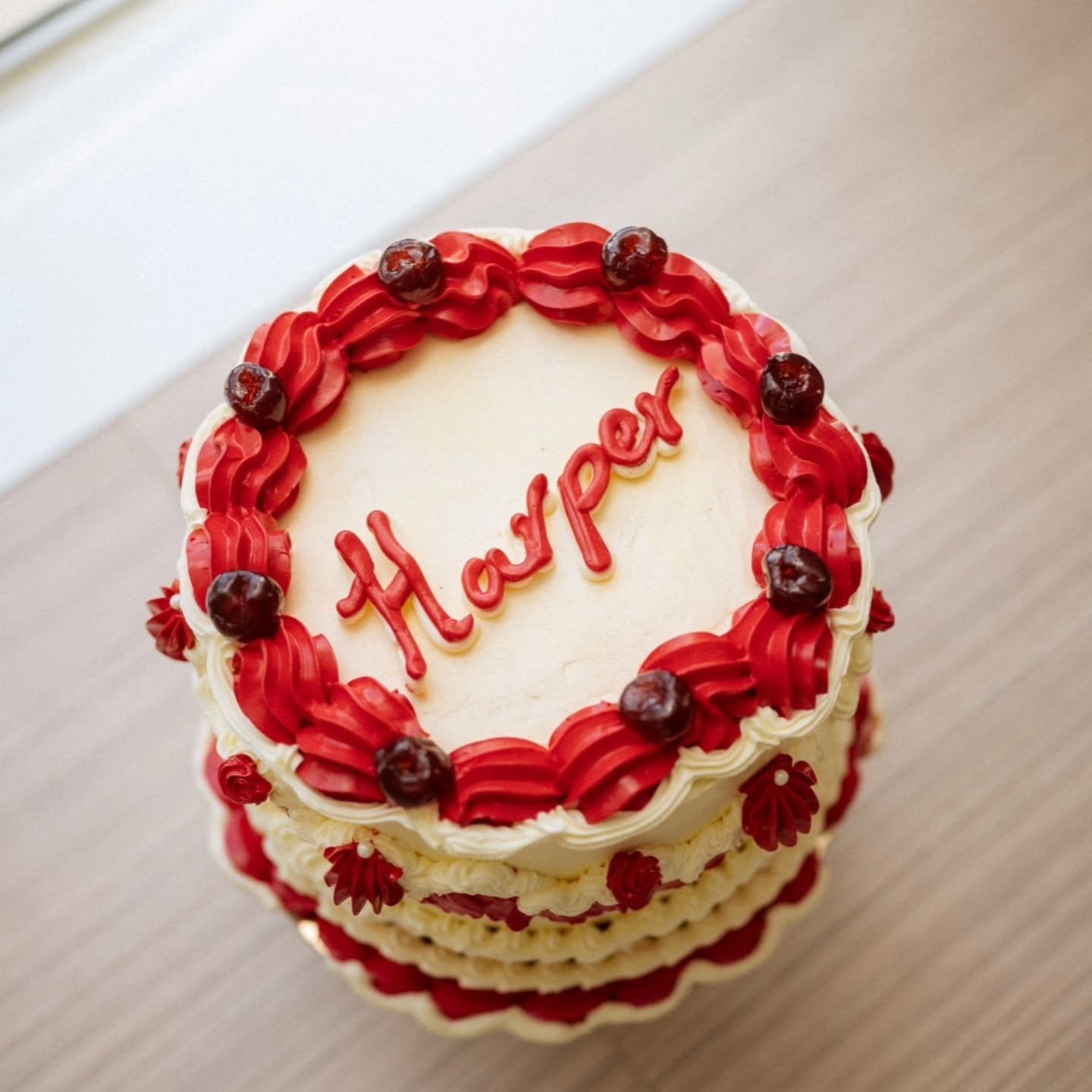 VINTAGE CAKES: classic never goes out of style.

#petitbeurreco #vintagecakes #sydneycakes
#sydneyfoodies #sydneypastrychef #sydneydesserts #birthdaycake