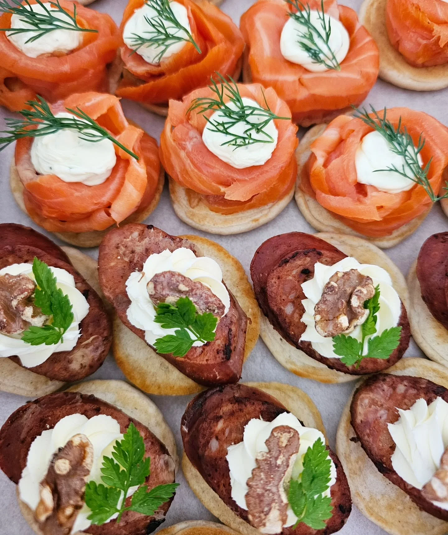 BLINIS: Smoked salmon &amp; dill creme fraiche 
Chorizo, roast cheese &amp; walnut
Blini handmade 

Delicate and delicious birthday canap&eacute;s for our beautiful client @ashleigh.sydney
