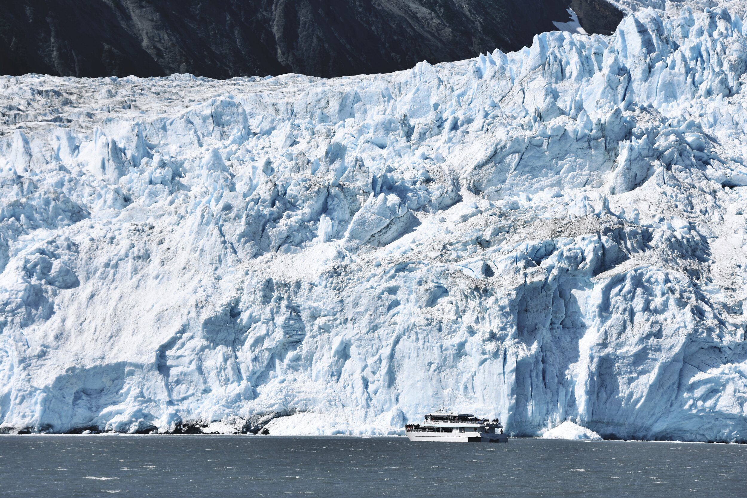 Cruise boat next to the Kenai Glacier in Seward, Alaska (August 13, 2021)