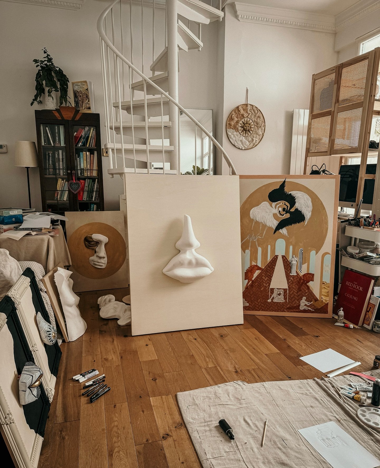 &hellip;and the dream unfolds&hellip;

#dreamstudio #vision #workinprogress #alchemy #artist #painting #sculpture #spokenword #poetry #transformation #individuation #artpsychotherapy #selfhealers #arttherapy #cgjung #carljung #dreamanalysis #archetyp
