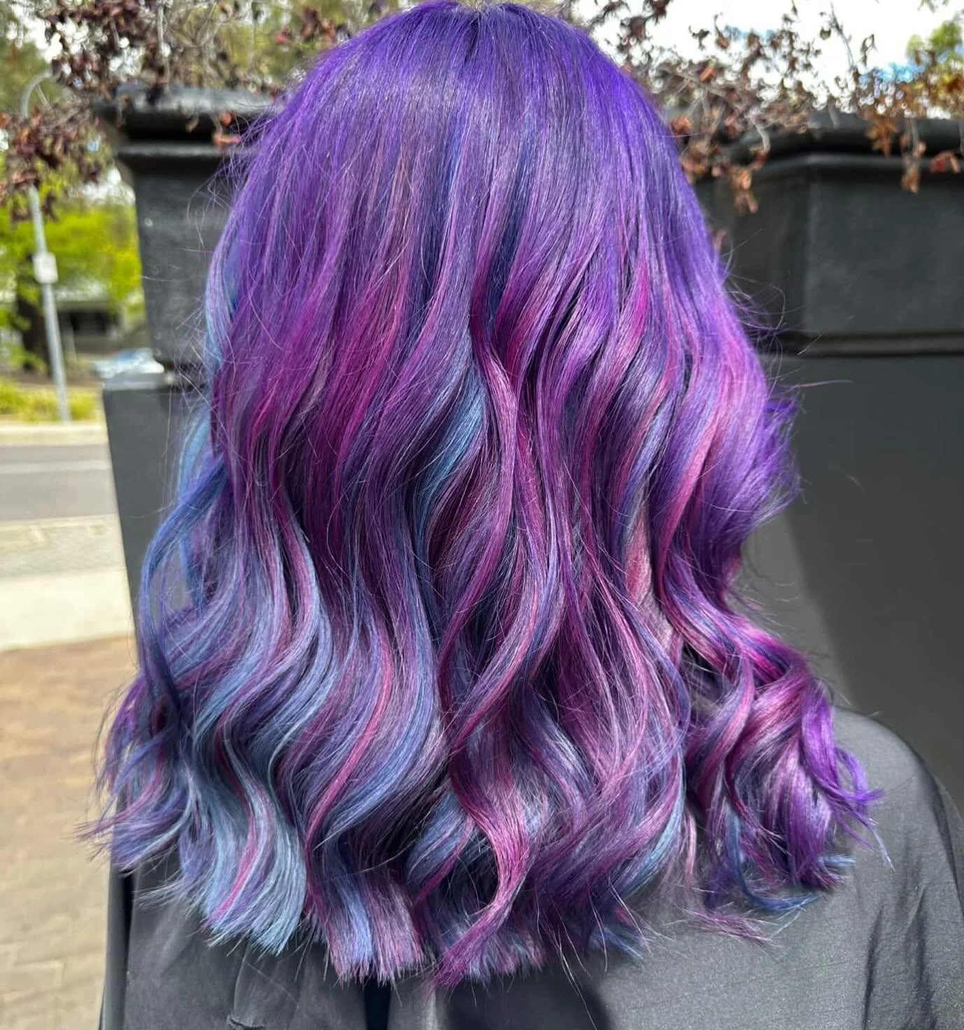 Another stunning candy 🍭 dream 💭 by our incredible @hairbytavia___ of course@using our faves @mukhaircare_global @mukhaircare_professional using hybrid lightener and 20 vol then used the epic Muk vivids , deep purple, fuschia pink, royal blue all m