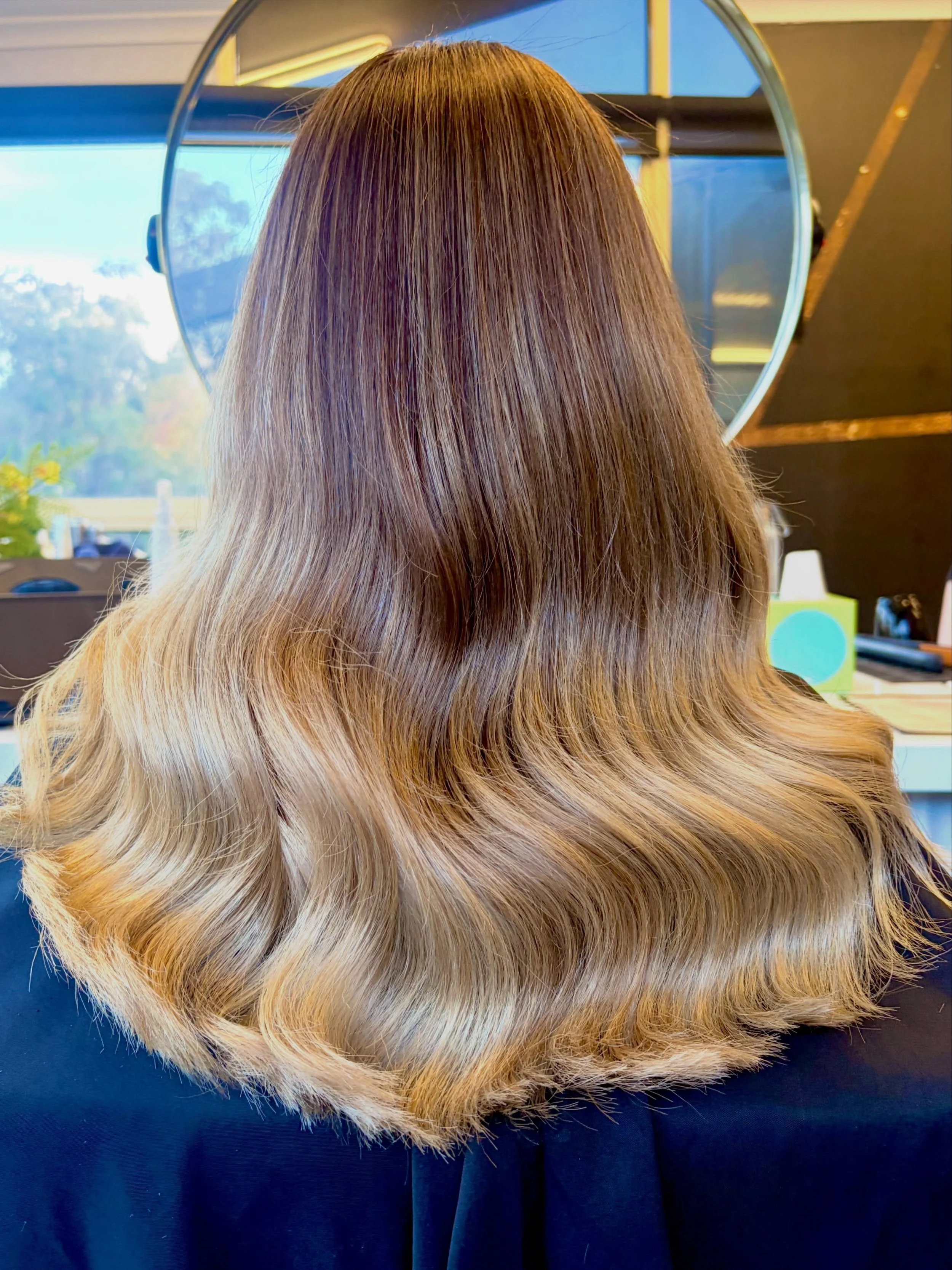 We love a blended balayage we hate not taking a before photo 😂 we used @pravana pure lights and 20vol in foils and comb ons through the ends we then toned with 1/2 7nta 1/2 6nta zero lift on the roots, mids toned with 8.22 and zero and ends toned wi