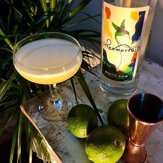 PASSION FRUIT DAIQUIRI.
.
Our current favourite
.
Juice of 1 lime
Innards of 1 passion fruit
25ml simple syrup
50ml Streamertail Rum
.
Shake and double strain!
.
.
#cockdownlocktails #cocktails #passionfruitdaiquiri #passionfruit #streamertail #strea