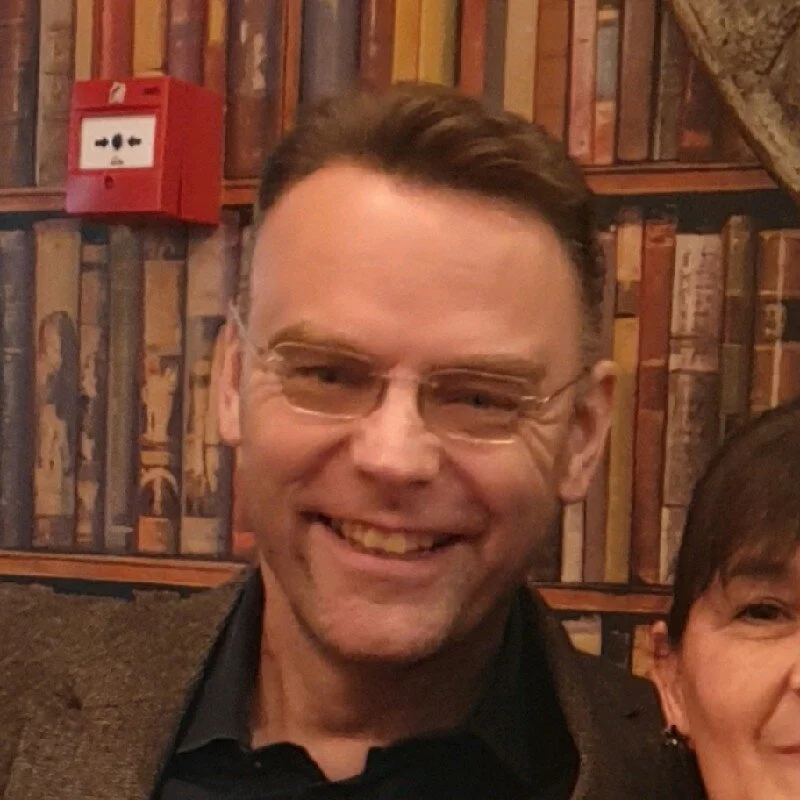 He did go to Specsavers! Peter Wright joins as CMO