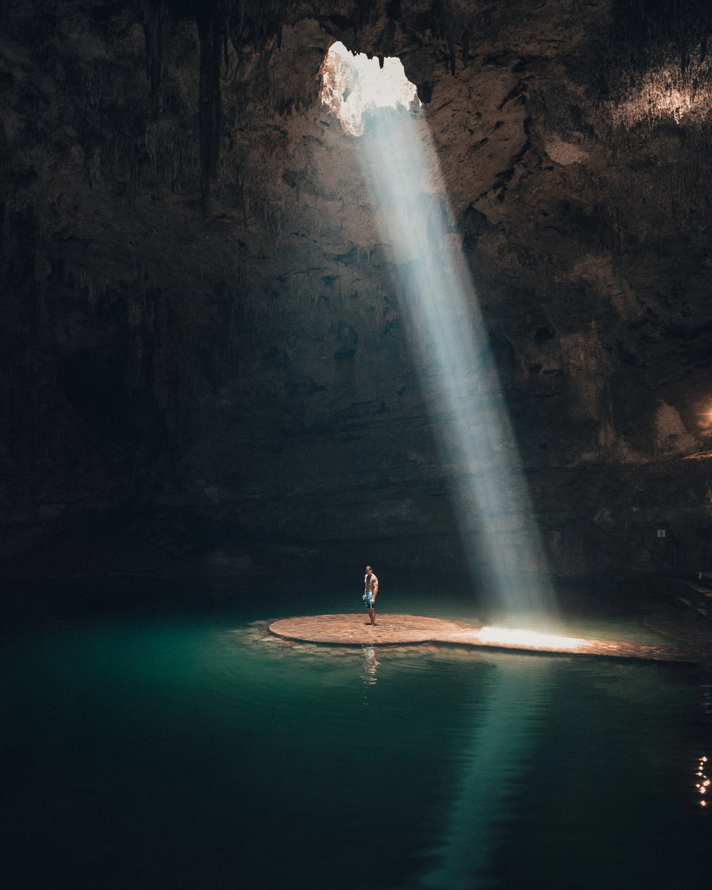 Date un chapuzón en un Cenote