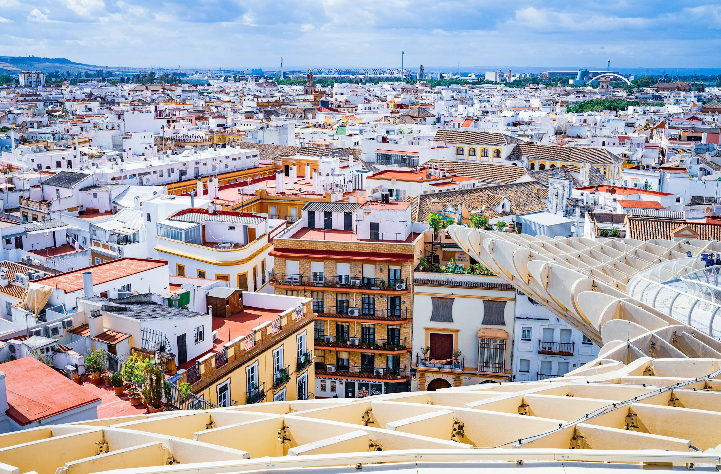 8 ciudades de Europa que puedes visitar en otoño y gastar menos que en verano