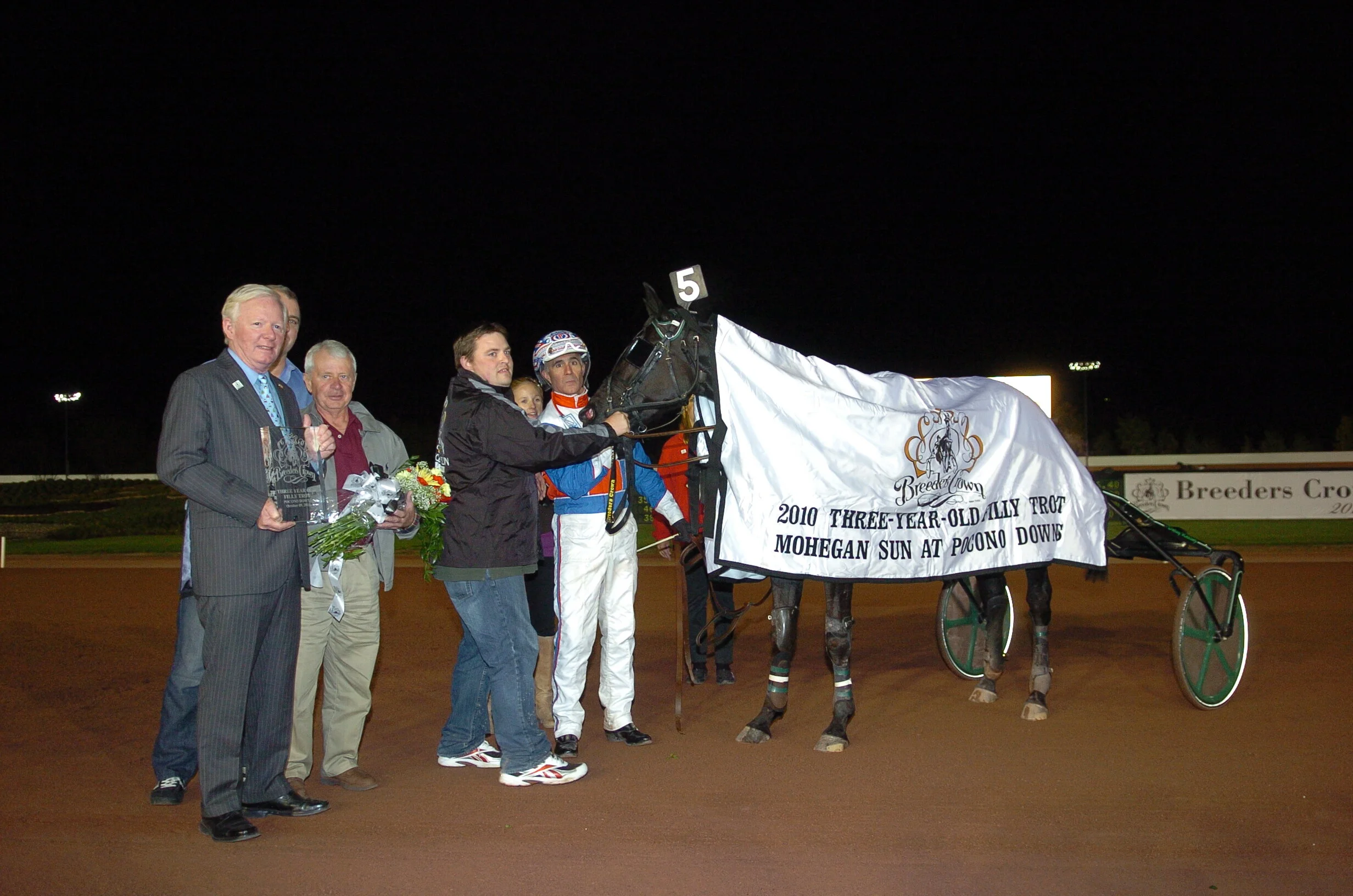 Impressive Kemp with trophy.JPG
