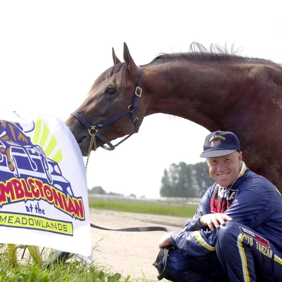 2001 scarlet Knight.jpg