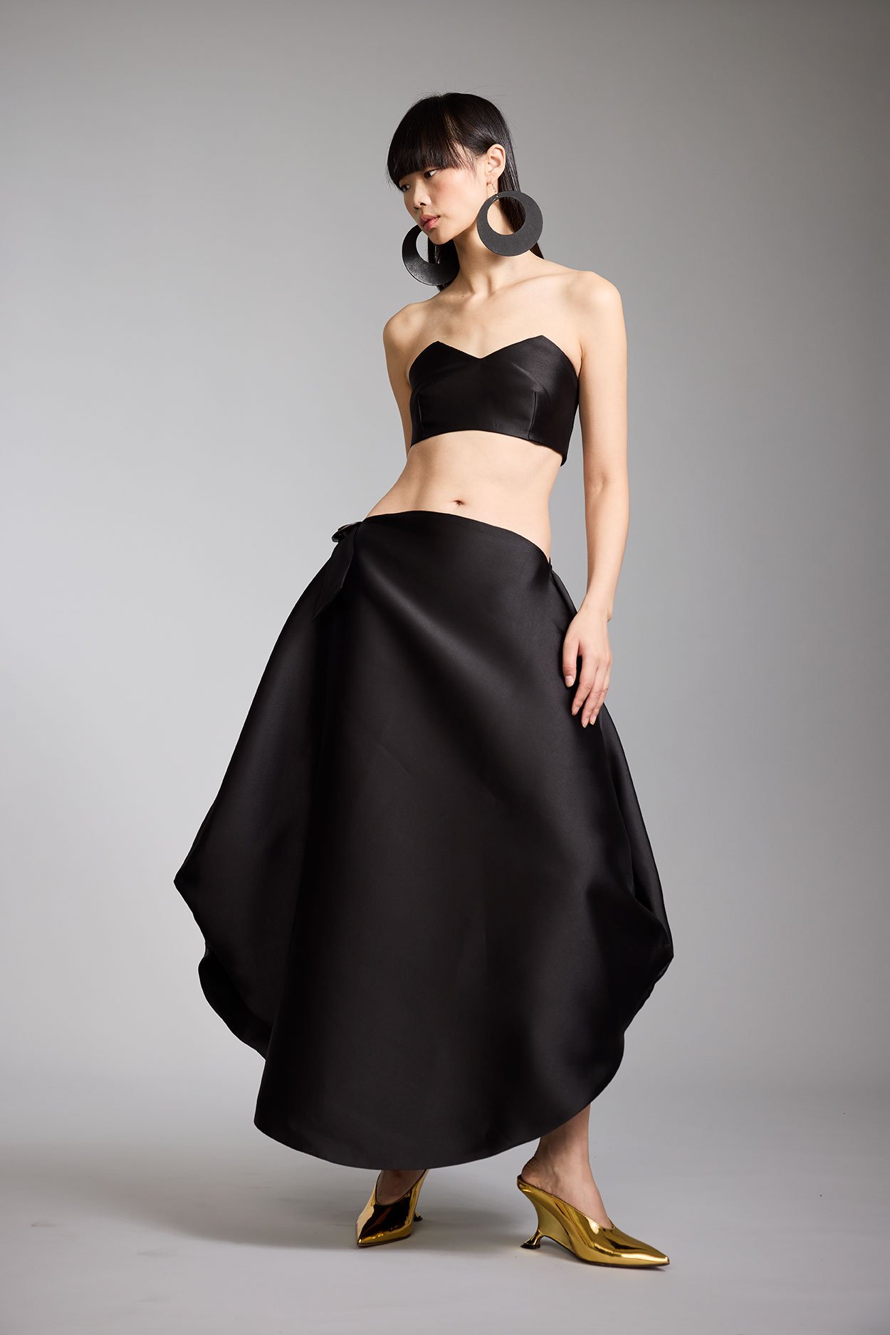 Shot2-10_BraTop_BlackMikadoBlendLinedwithHookAndEyeClosure_kottkomm_circlecollection.jpg
