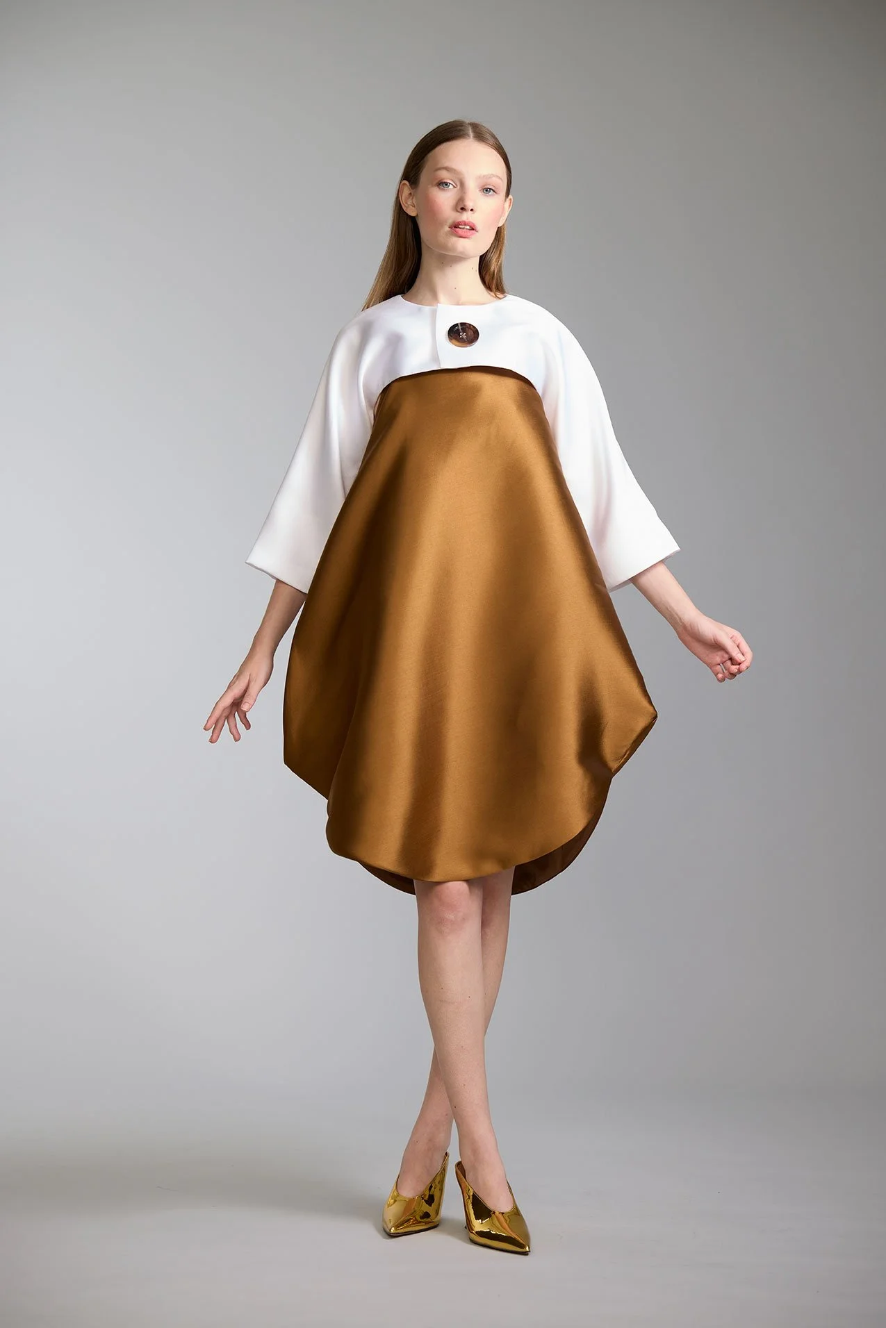 Look16-Shot19-02-2-Shrug_WhiteMikadoBlendLinedwithSnapFrontClosure_kottkomm_circlecollection.jpg
