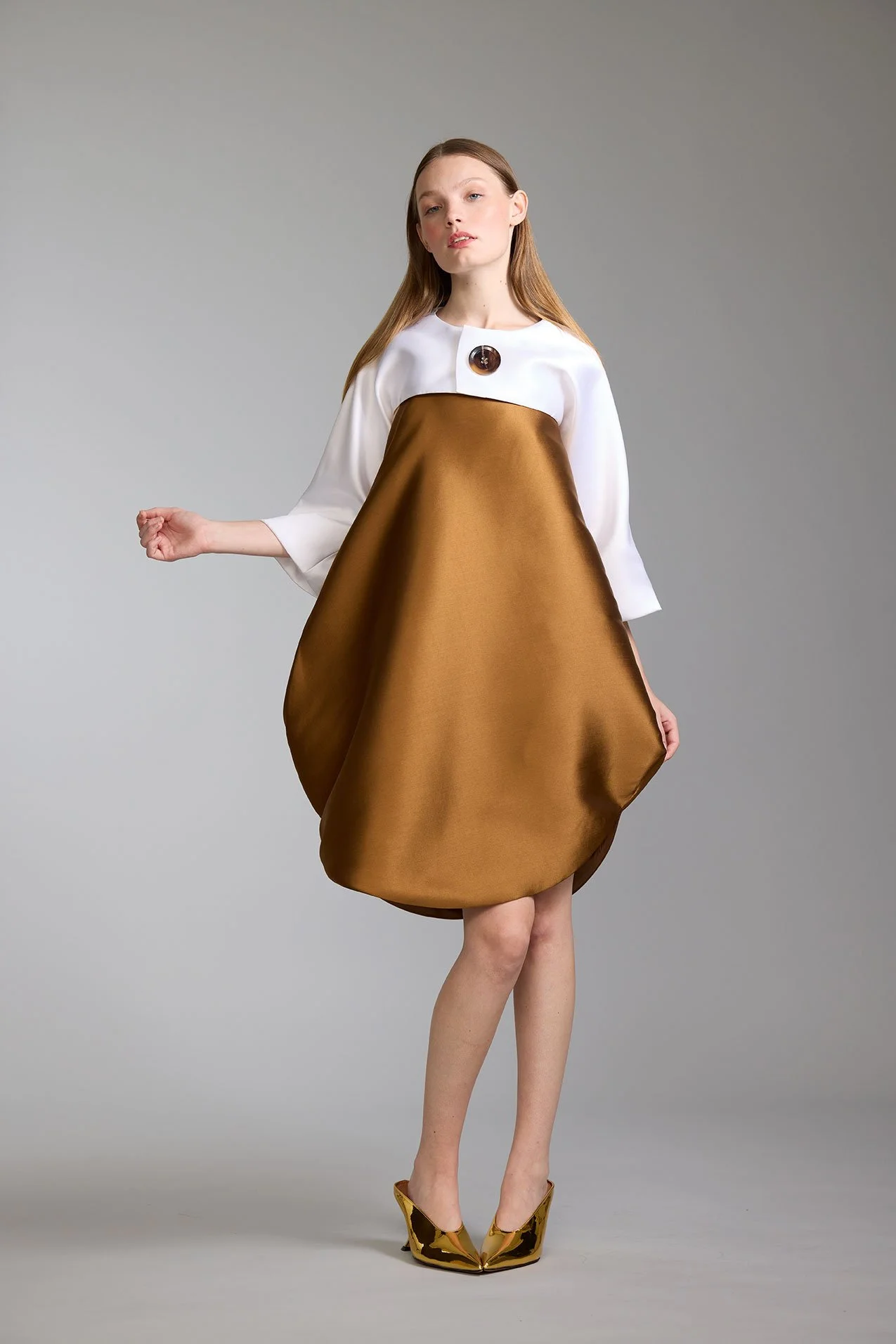 Look16-Shot19-01-7-Shrug_WhiteMikadoBlendLinedwithSnapFrontClosure_kottkomm_circlecollection.jpg