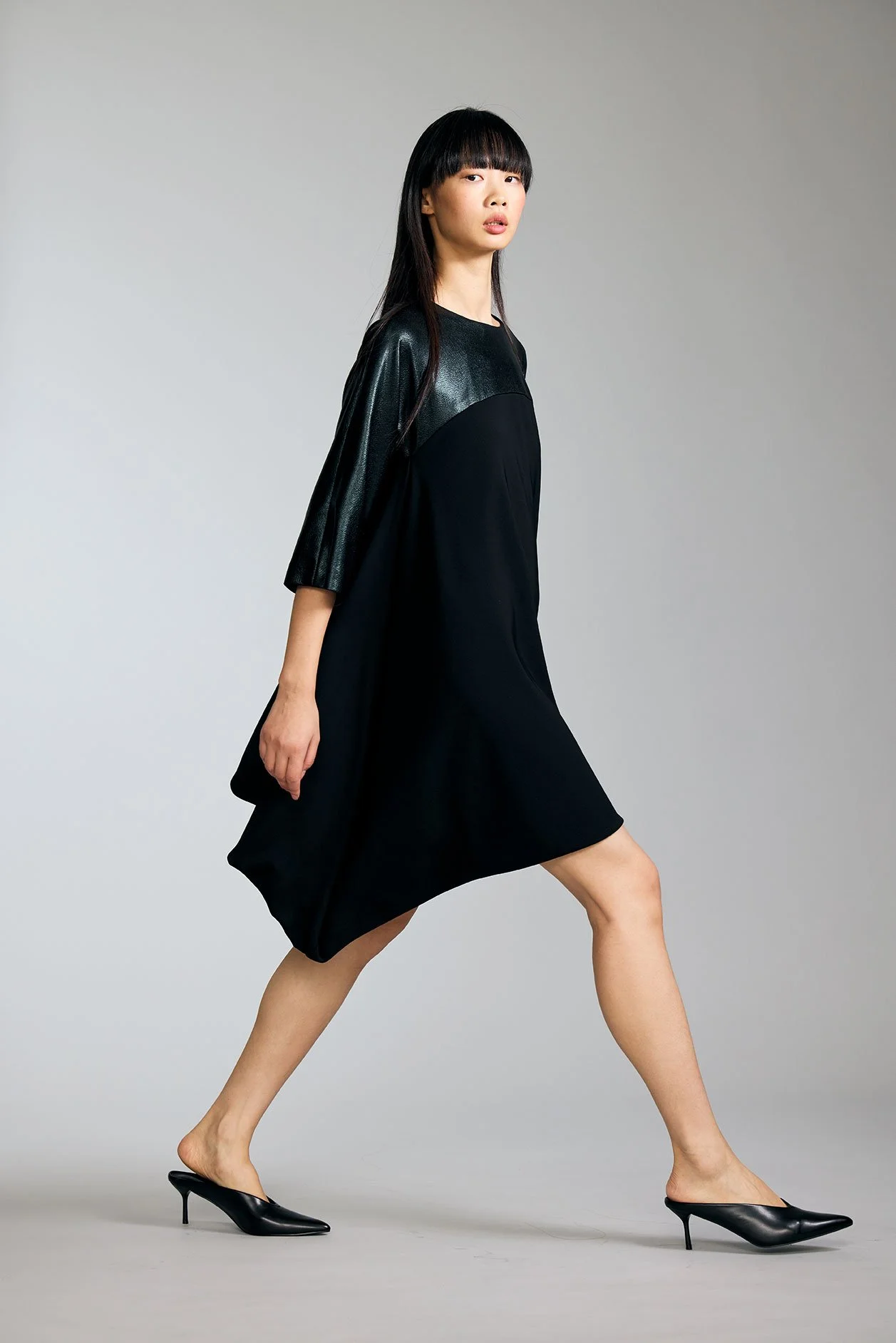 Look21-Shot24-4_YokeDress_CrepeBlendLowerwithBlackFauxLeatherTop_kottkomm_circlecollection.jpg