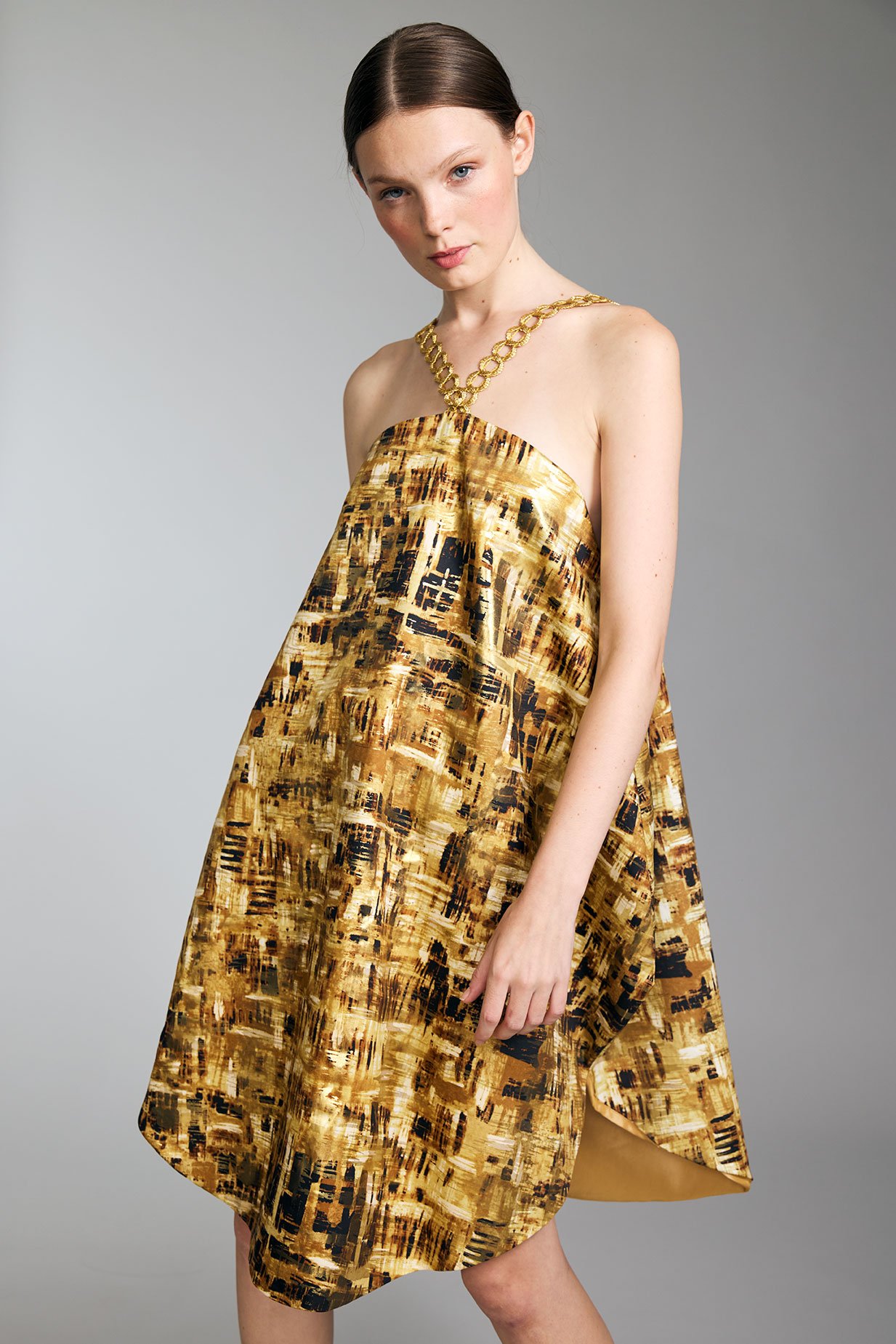 Look28-Shot31-10_HalterDress_MetallicCottonBlendLinedSlipoverDressWithMetallicCircleStraps_kottkomm_circlecollection.jpg