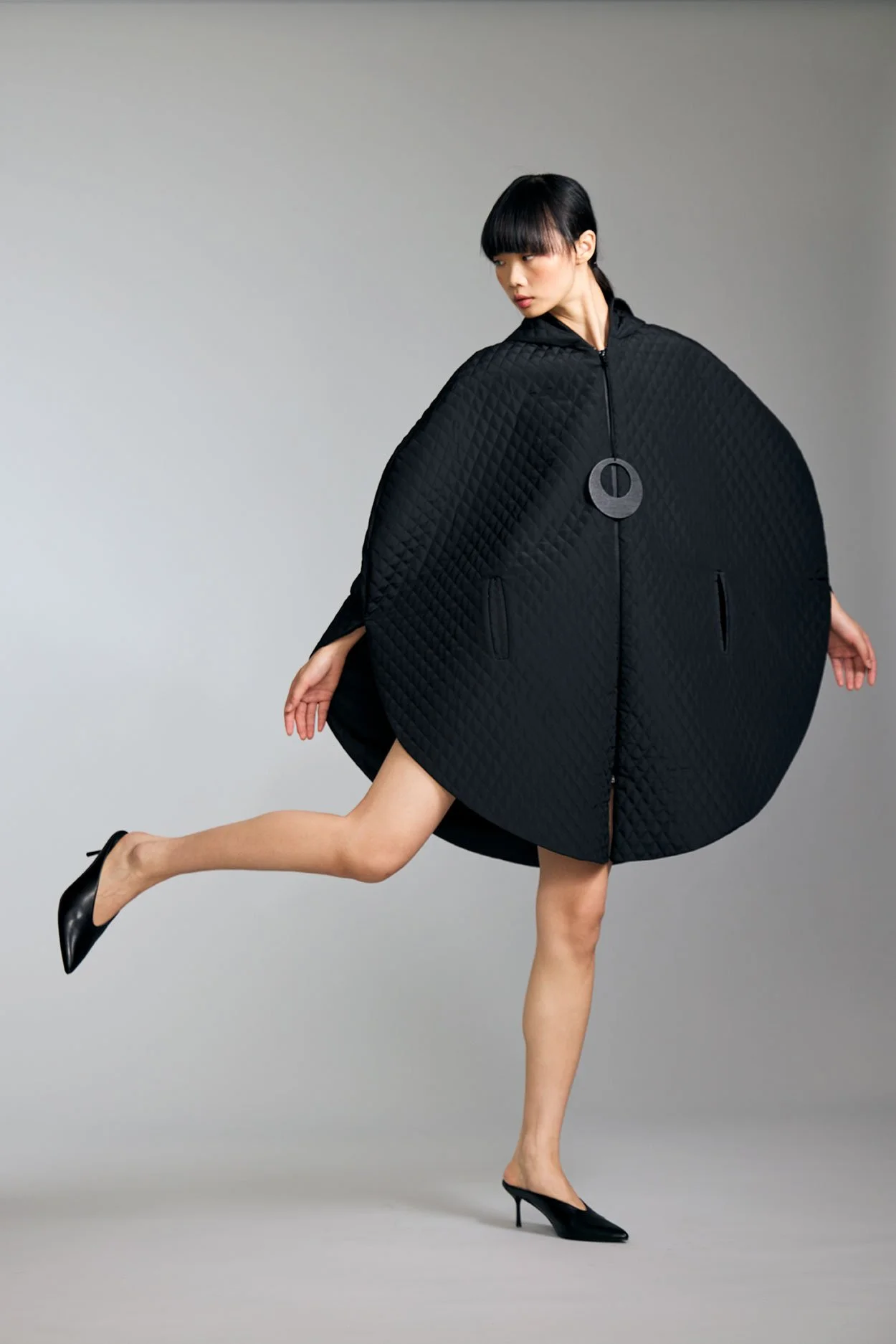 Look8-Shot10-03-04_HoodedParka_BlackQuiltedCottonBlendWithBlackZipperAndHood_kottkomm_circlecollection.jpg