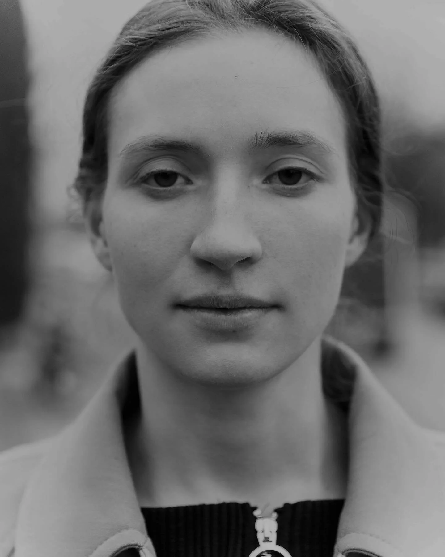 GABRIEL G&Oacute;MEZ
1993, Venezuela
@ggomezstudio 

&lsquo;White Noise&rsquo;

&sbquo;White Noise is a concept based on the impatient sound of the wind, the very sound we unconsciously retain when it stops. The same echo we count in the corners of e