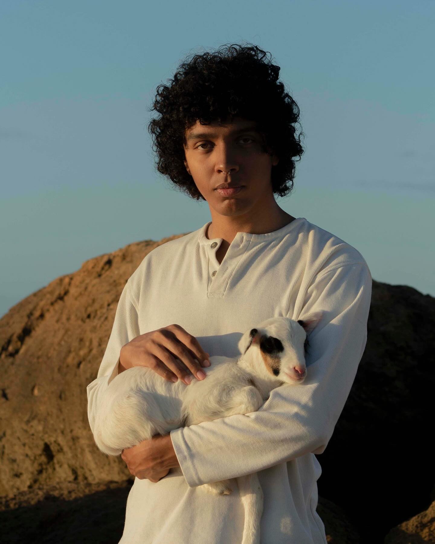 GABRIEL FERN&Aacute;NDEZ
1999, Venezuela 
@g.a_f.s 

&lsquo;From Falc&oacute;n, a small city in Venezuela, I seek to explore the environments as well as their mystique through portraiture, fashion, landscape, genres where I feel very comfortable work