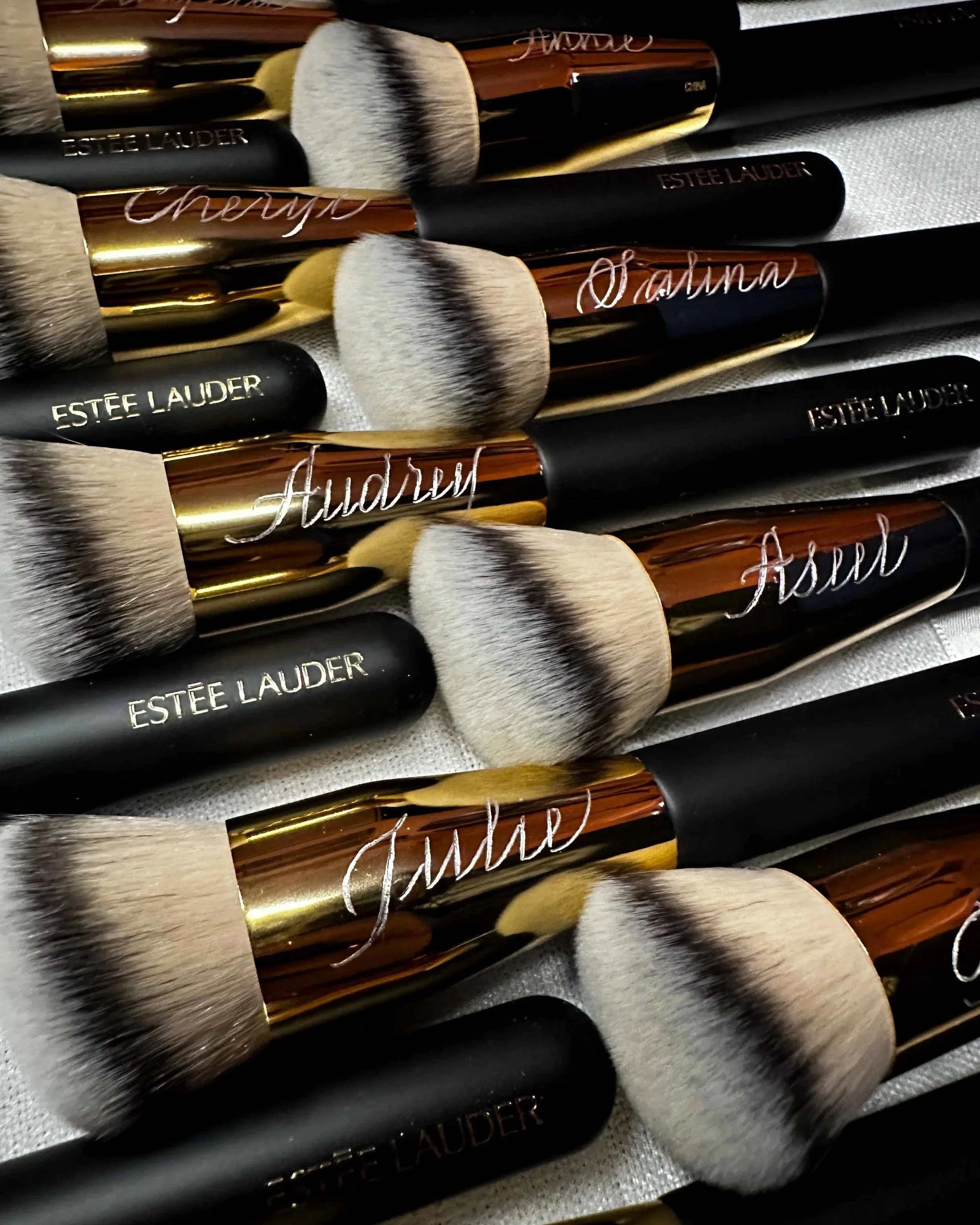 Brush engraving in calligraphy