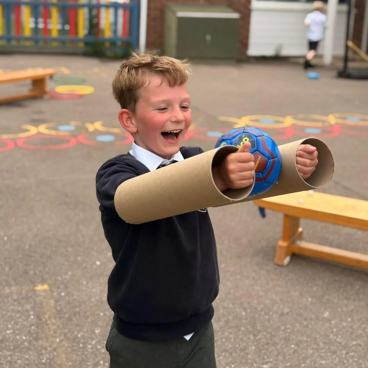 Who knew you could have so much fun with giant Cardboard tubes?! 🤣 During tonight&rsquo;s session we played several games with these, working on problem solving skills &amp; team work; all whilst having a lot fun in the process!

#campepickids #afte