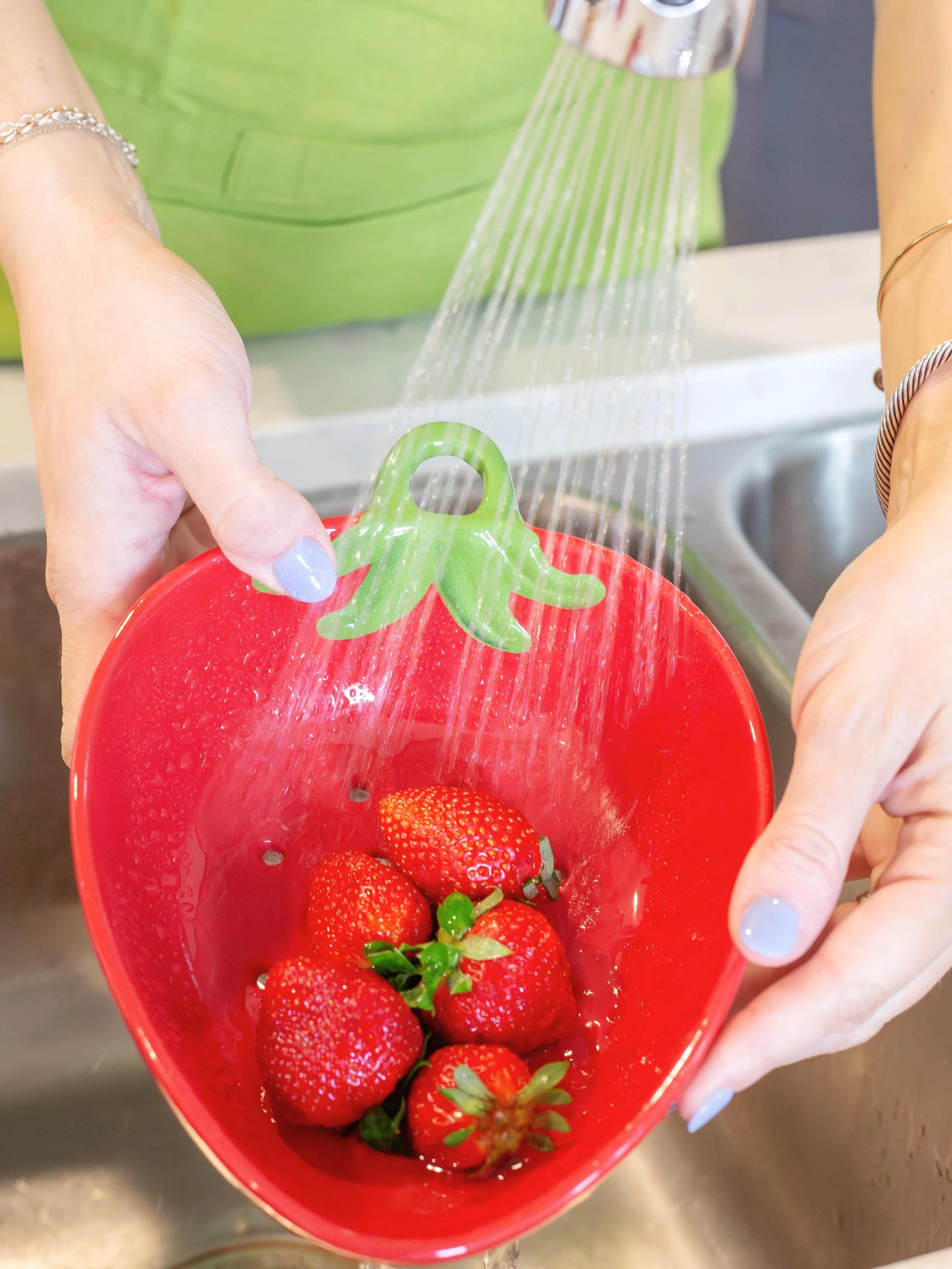 Picked just for you! ❤️ Add a little summer charm to every corner of your kitchen with our Strawberry Collection.