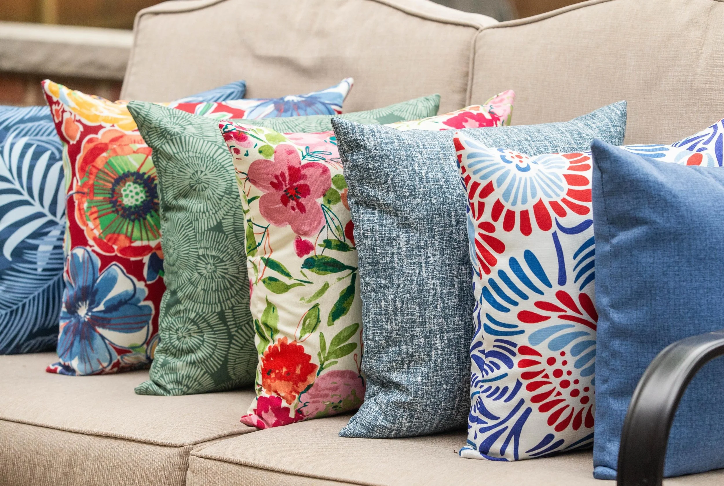 The perfect addition to your patio is on sale! Save on Outdoor Pillows and Cushions now through June 16th. Stop in and grab your favorite!💙