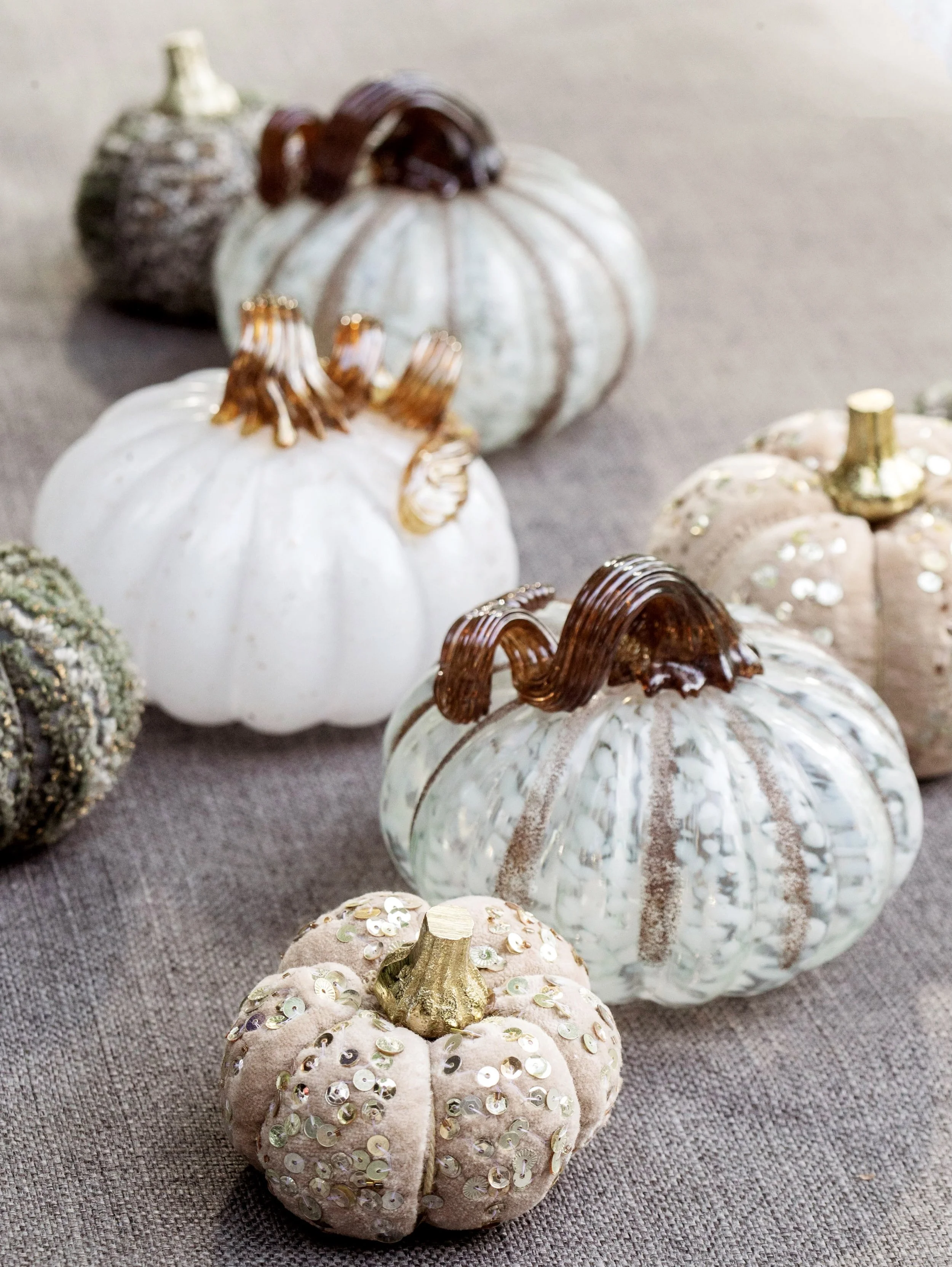 The prettiest patch in town. 🎃 Neutral tones, delicate glass &amp; a hint of shimmer to add to your tabletop!