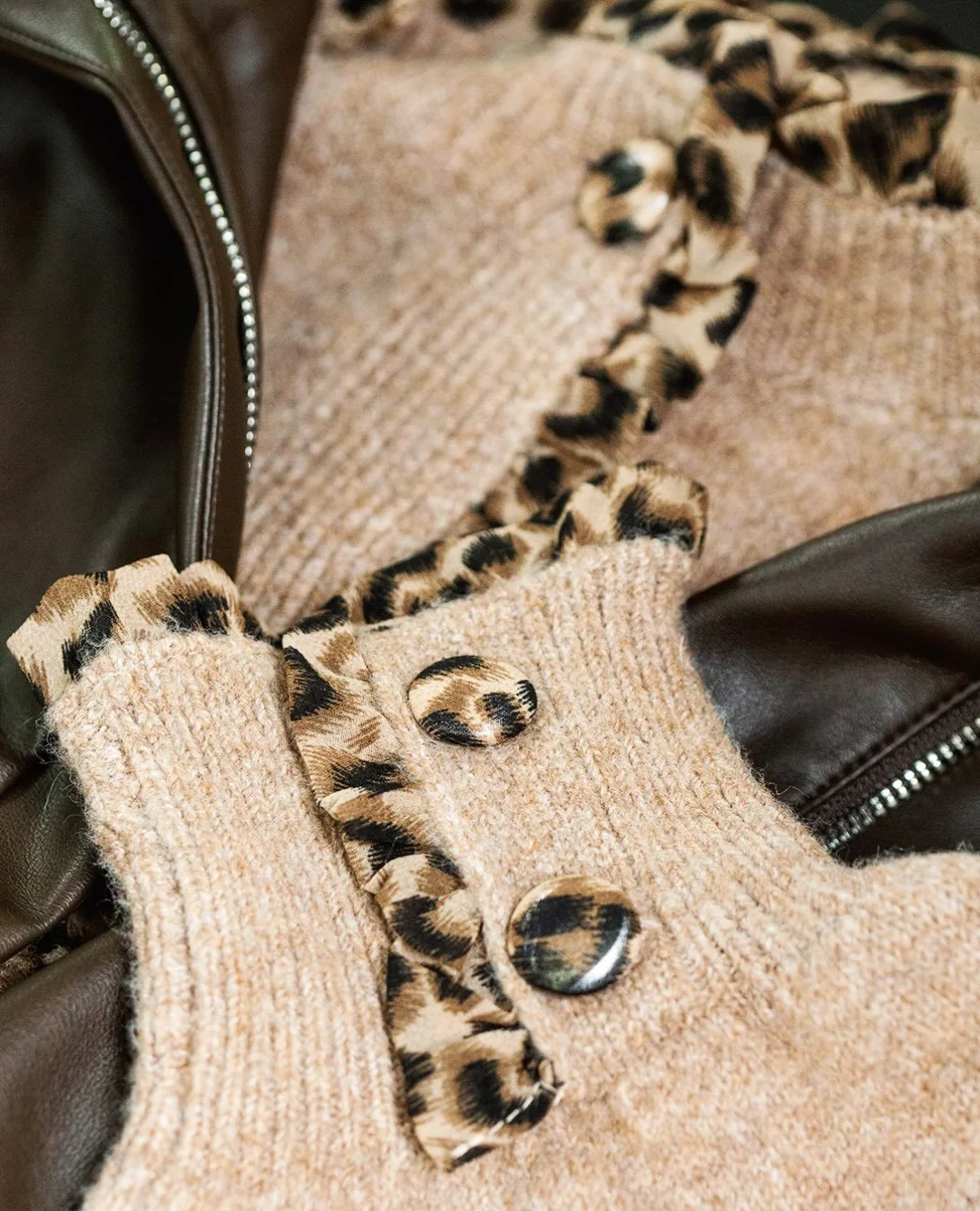 It&rsquo;s all in the details! 🤩Our 20% off clothing sale starts TODAY! Stop in October 16&ndash;18 to find all the little details that make your style uniquely yours.