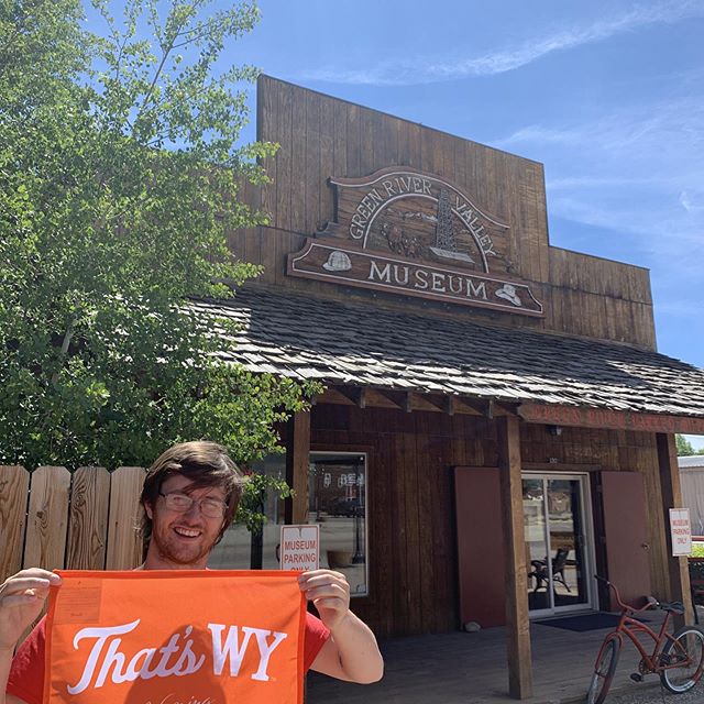 Thanks the @subcovisitorcenter we now have #ThatsWy flags! Come get yours during your GRVM visit! #FlyYourWY @visitwyoming #museum #bigpiney #pinedale #sublettecounty #trip #travel #tourism #summer