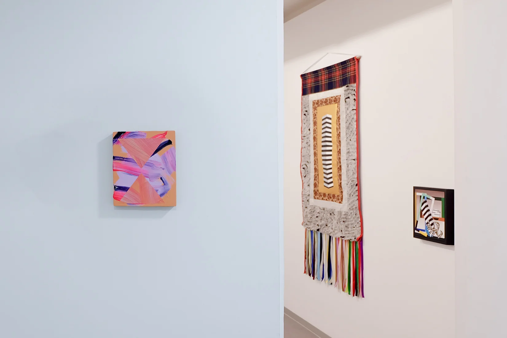 Install shot featuring work by Lisa Denyer (left) and Valeria Maculan (right), Sobre fragmentos y materia , Kir Royal. Photo by Michael Thorp, courtesy of Lisa Denyer