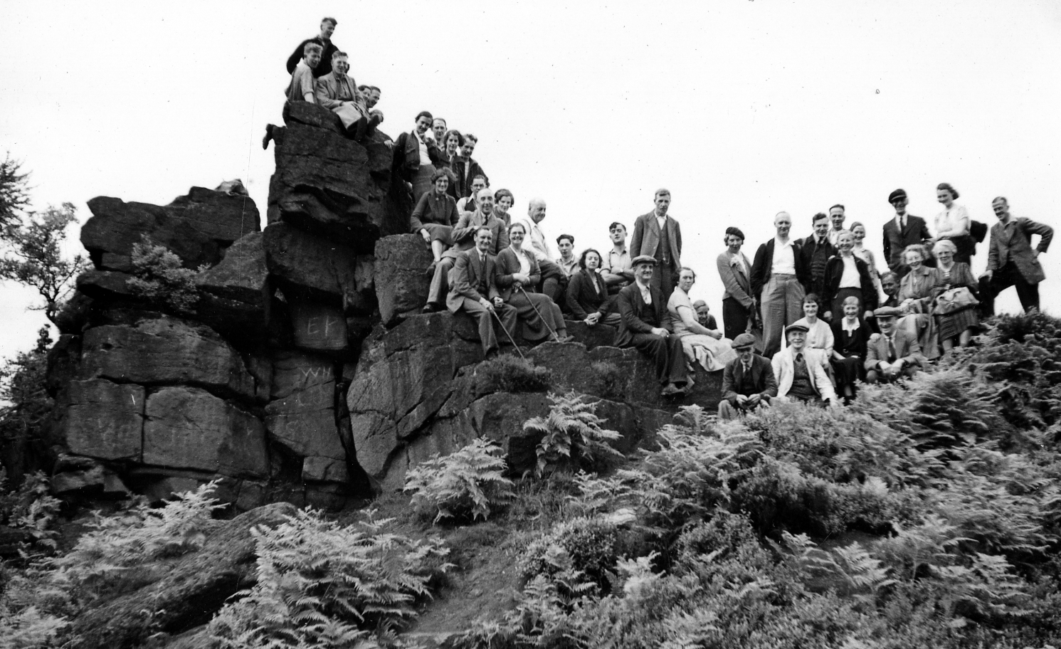 Sheffield Clarion Ramblers at Castle Rock (Dane Valley ramble), 3rd July1938. Image courtesy of www.picturesheffield.com and B Peacock/Sheffield Archives and Local Studies Library