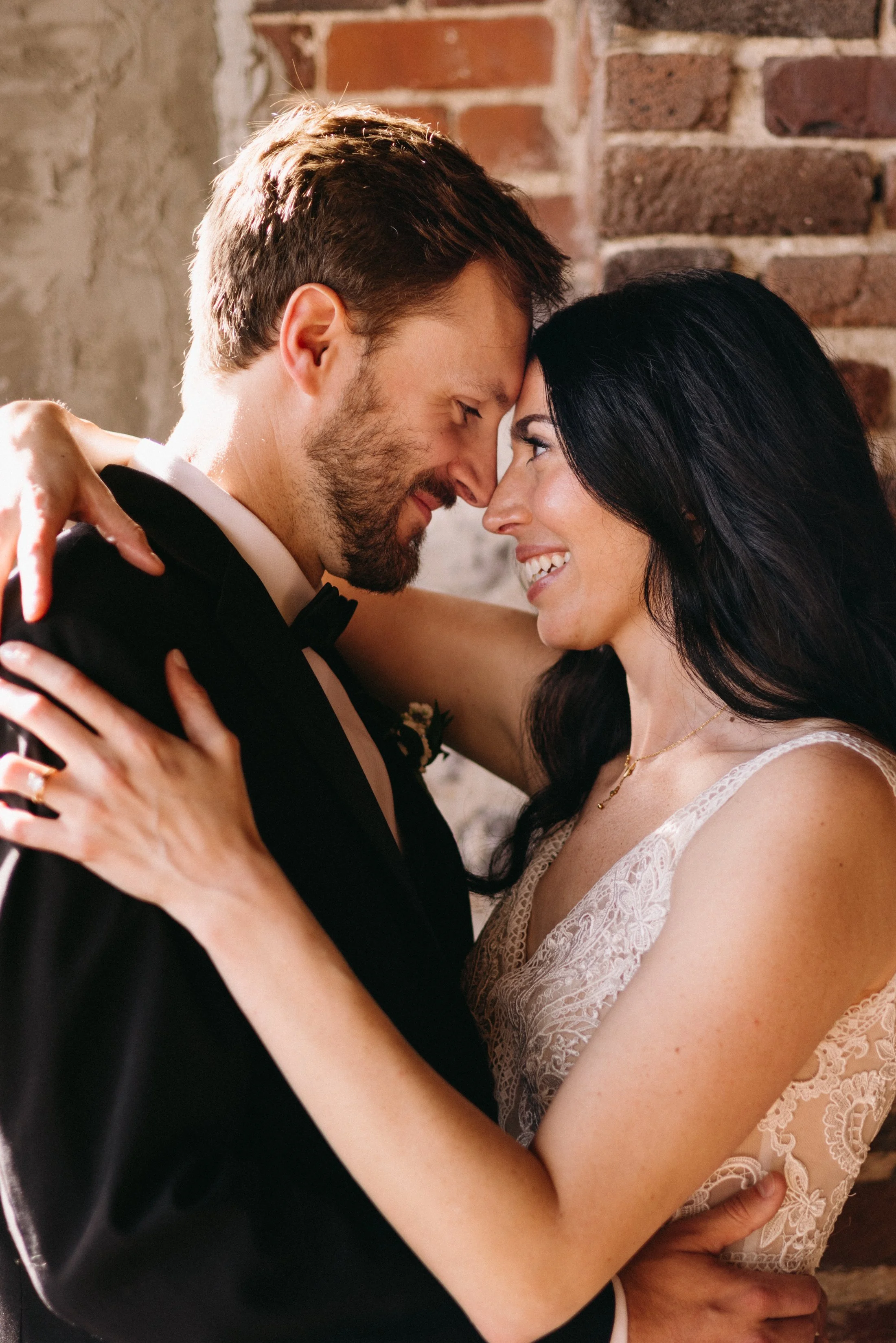 bride and groom photo at downtown Knoxville tn wedding at the press room
