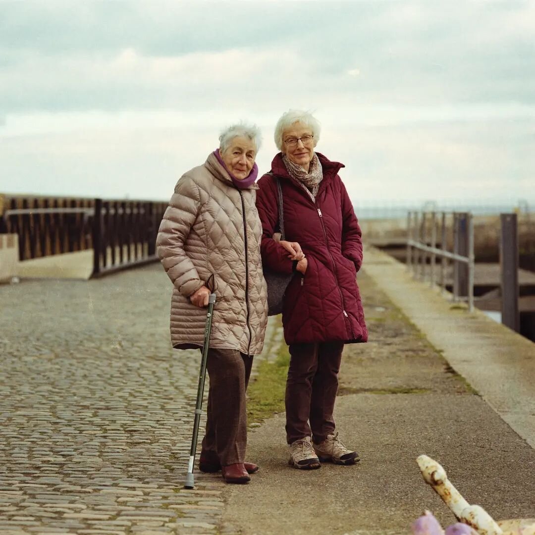 These two charming women were kind enough to stop and let me take a shot of them. They were bemused as to why but I'm sure you'll agree it was simply because they look supercool.

RB67 65mm f4.5
Kodak Gold 200
Home Dev//Scan (Badly)

#filmphotography