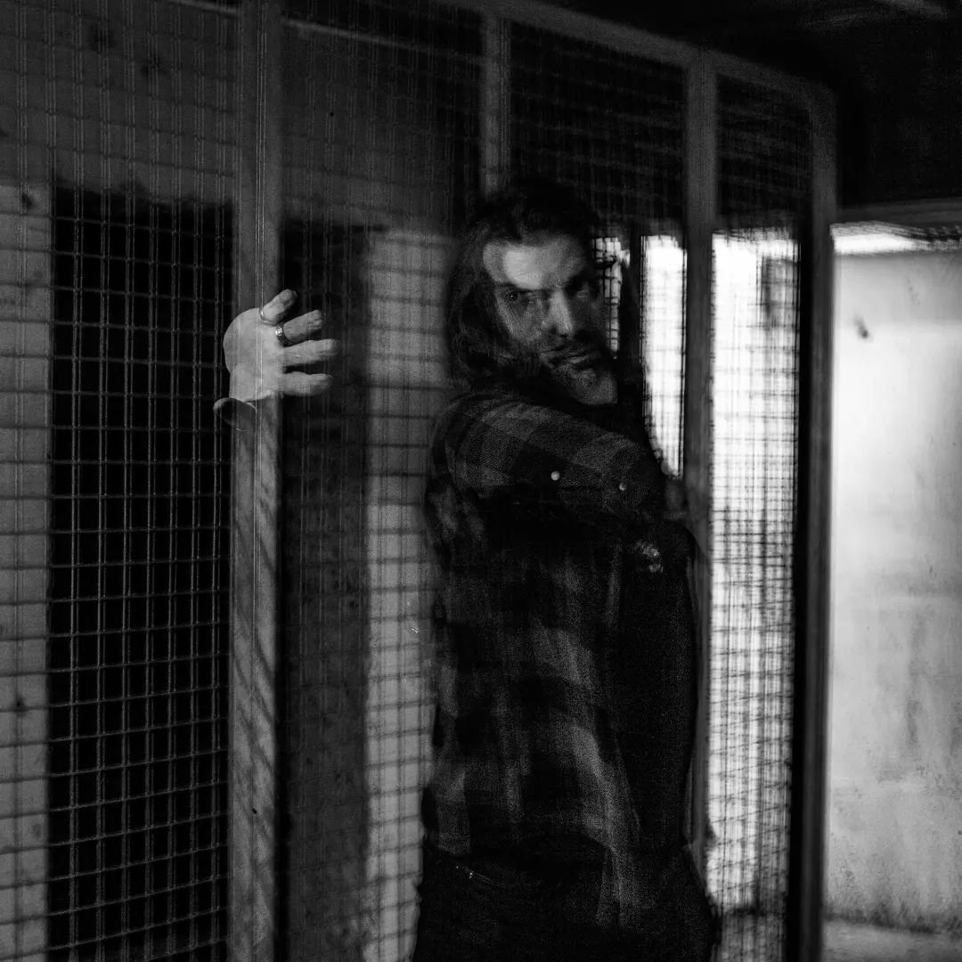 What has hands but no arms?

The lurking evil that is Carl in a makeshift studio in a basement not far from your house. 

Stroboscopic single image.

#portraits #actor #actorsheadshots #portraitphotographer #portraitphotography #portrait literature #