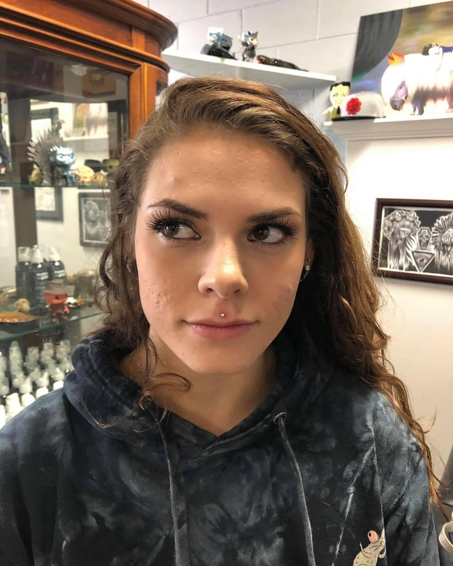 Medusa piercing #sincerelystabbingyou #needlegumption #professionalpiercingsbyangie