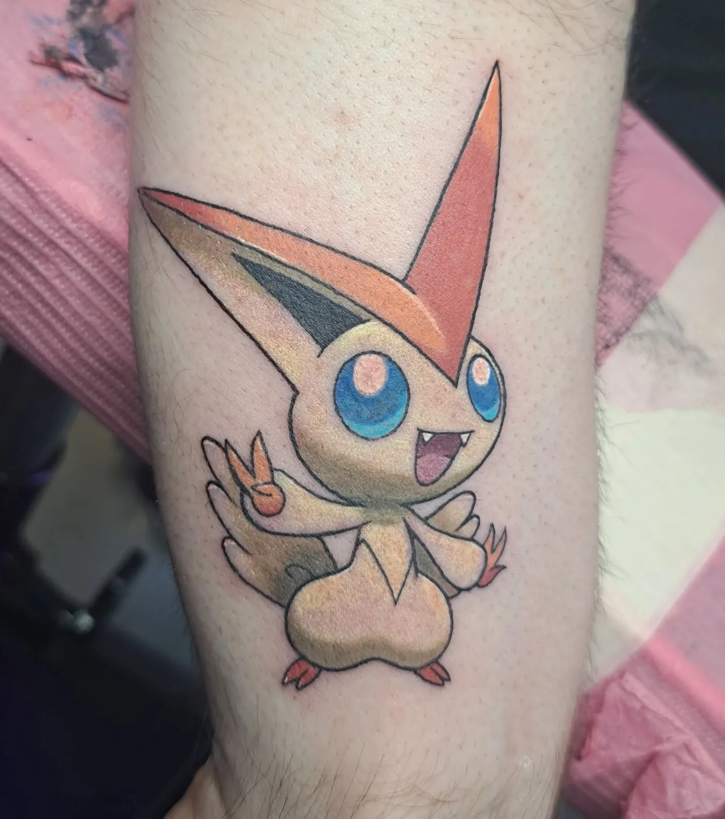 Fresh Victini for @kyyoole ! ✌️
#tattoo #tattoos #tattooartist #tattooshop #illinoistattooartist #art #pokemon #victini