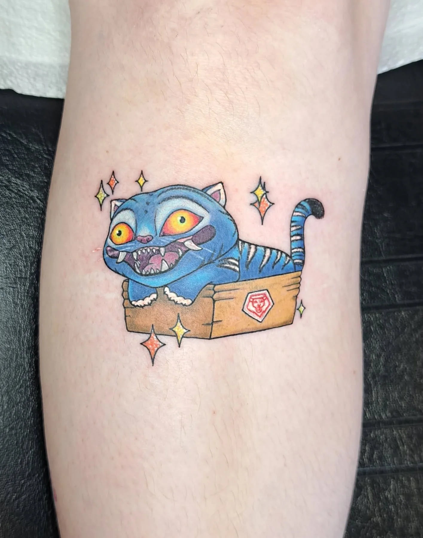 COME GET YALL KPOP DEMON HUNTERS TATS!!!
@screaming._.internally got this one! 💙🐯
#tattoo #tattoos #tattooartist #tattooshop #illinoistattooartist #art #kpop #kpopdemonhunters #kpdh #derpy #derpytiger #tiger #sajaboys #huntrix #netflix