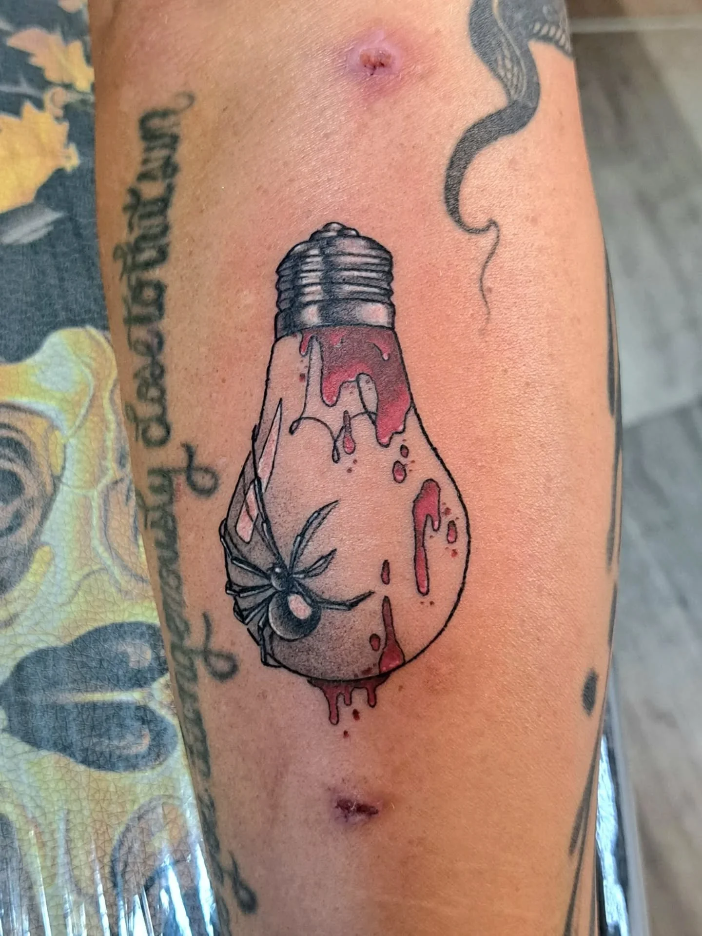 Here's all my Spooky September Flash finally! 🕷 It was such a fun time! 🐈&zwj;⬛ Thanks for everyone that came by to hang out with me and the @mixed_personalities_tattoos crew! 🎃

#tattoo #tattoos #tattooartist #tattooshop #illinoistattooartist #ar